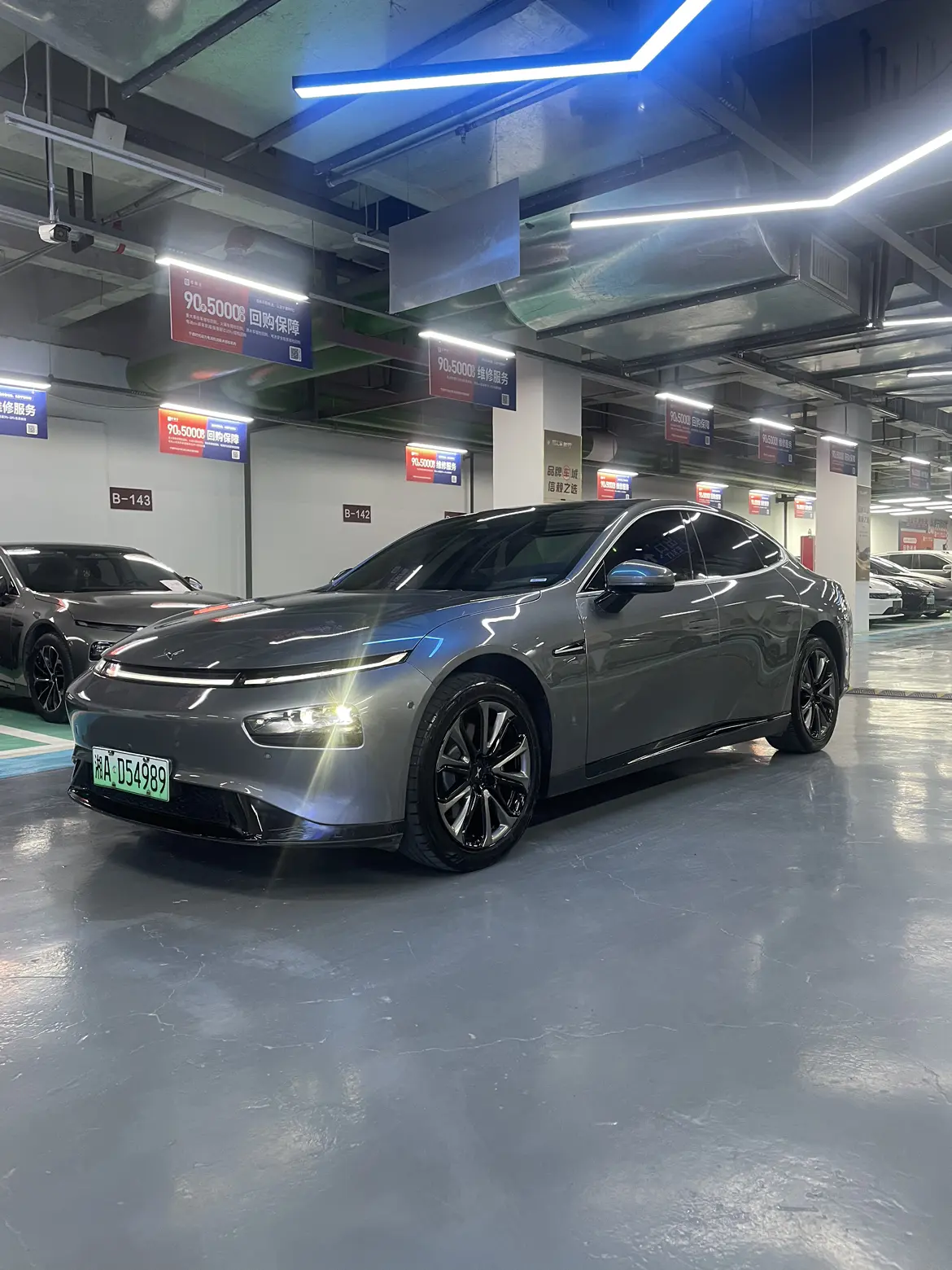 Xpeng P7  из Китая