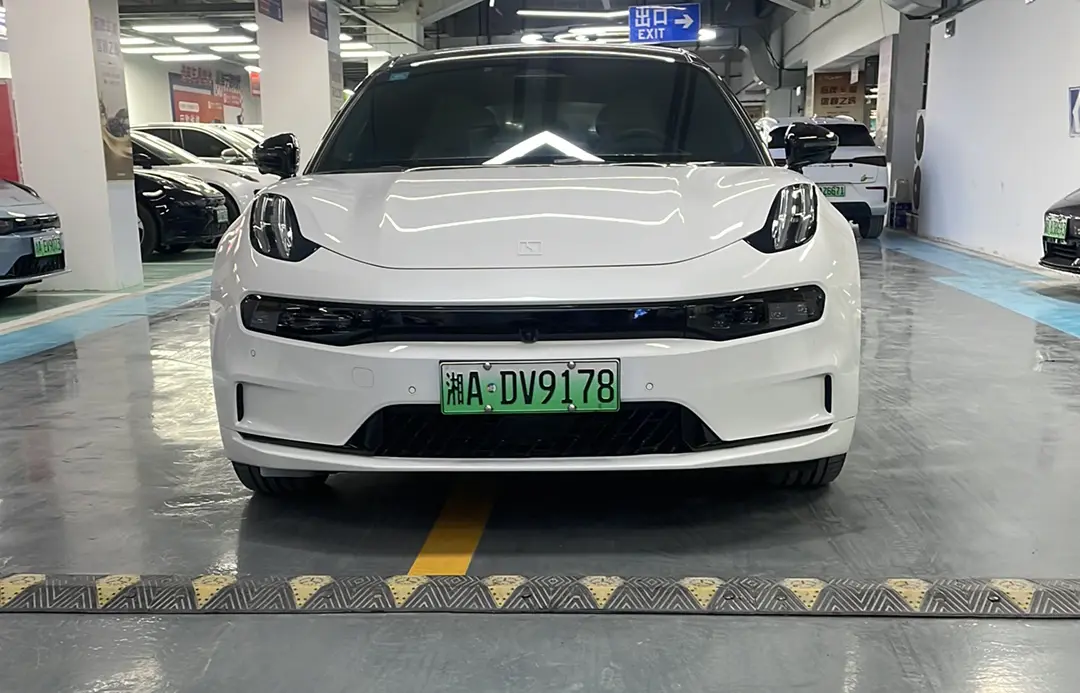 ZEEKR 001  из Китая