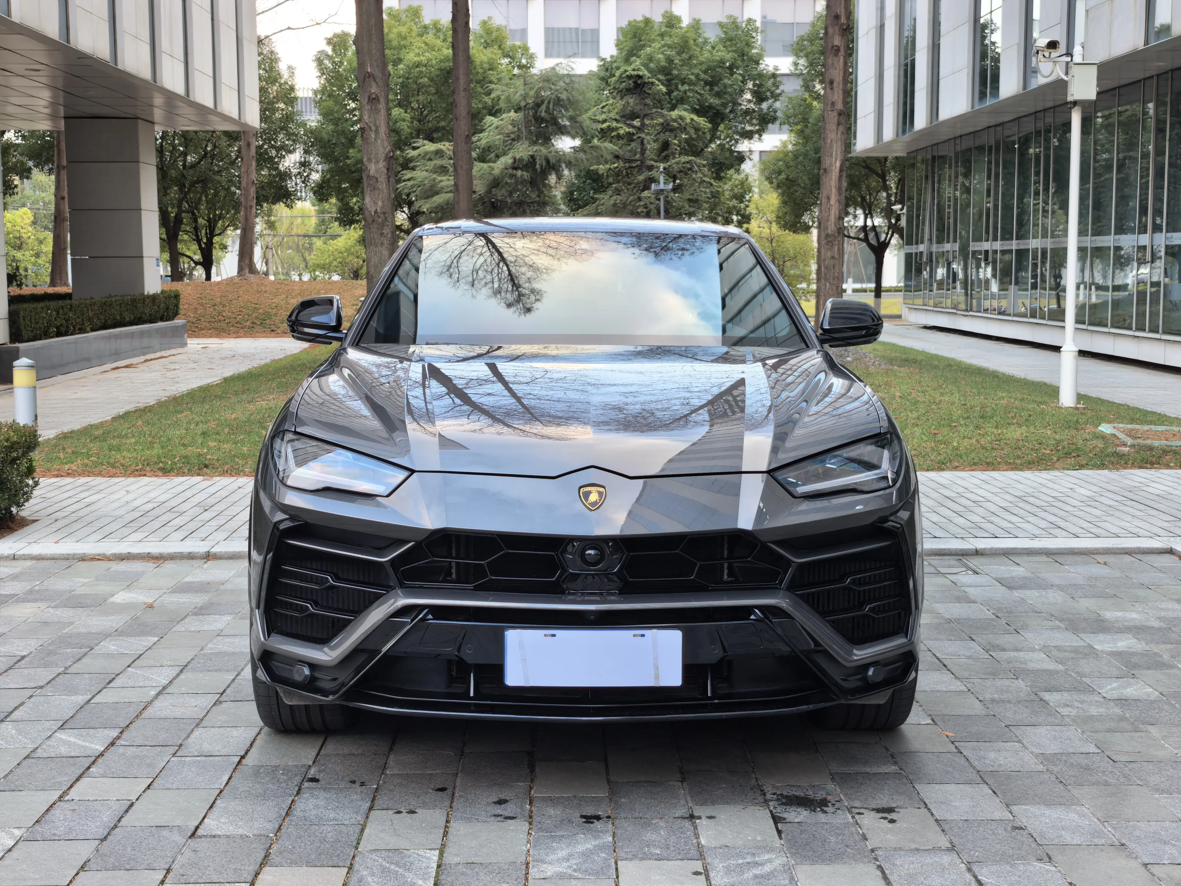 Lamborghini Urus  из Китая