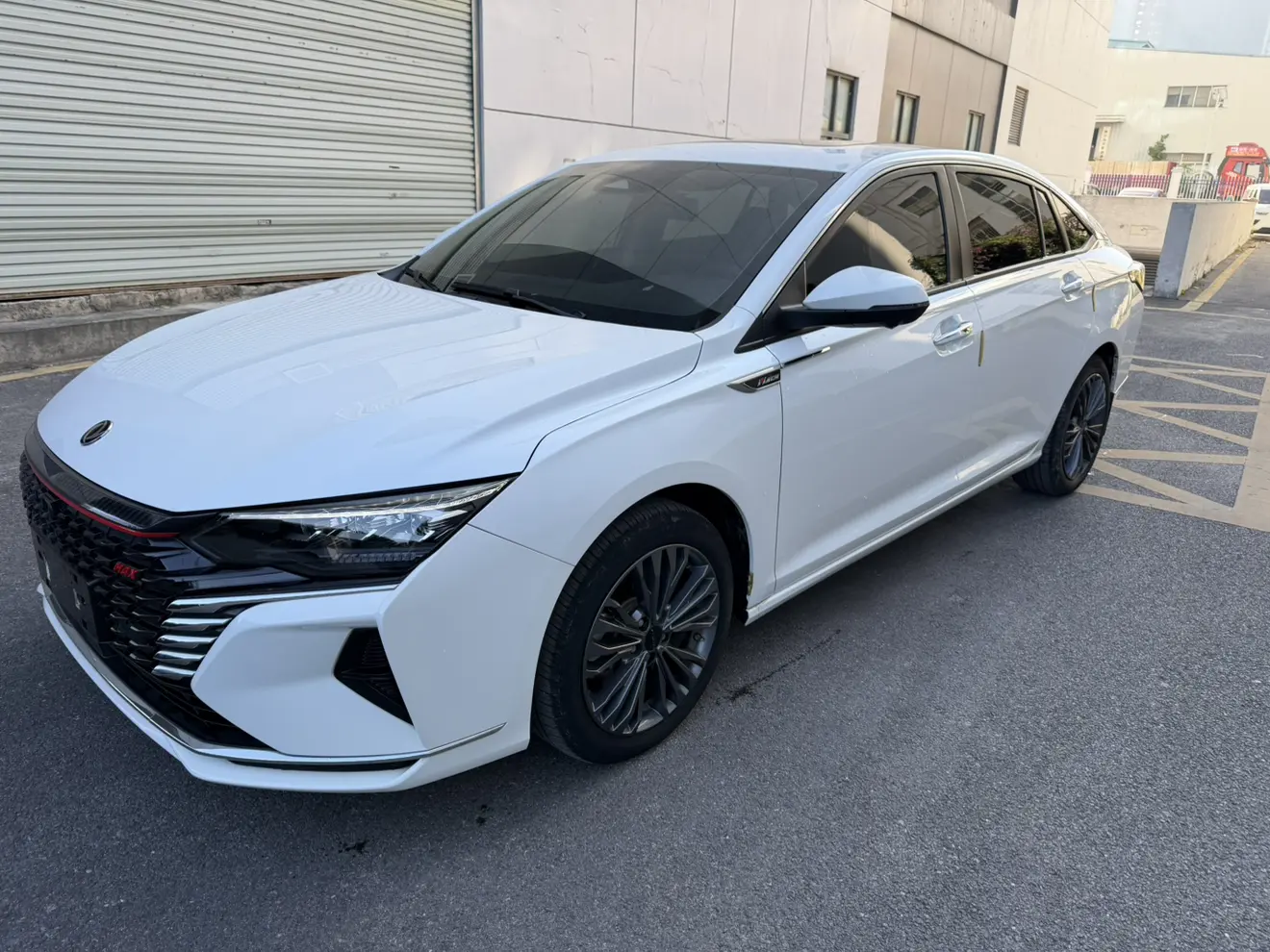 Dongfeng Yixuan MAX  из Китая