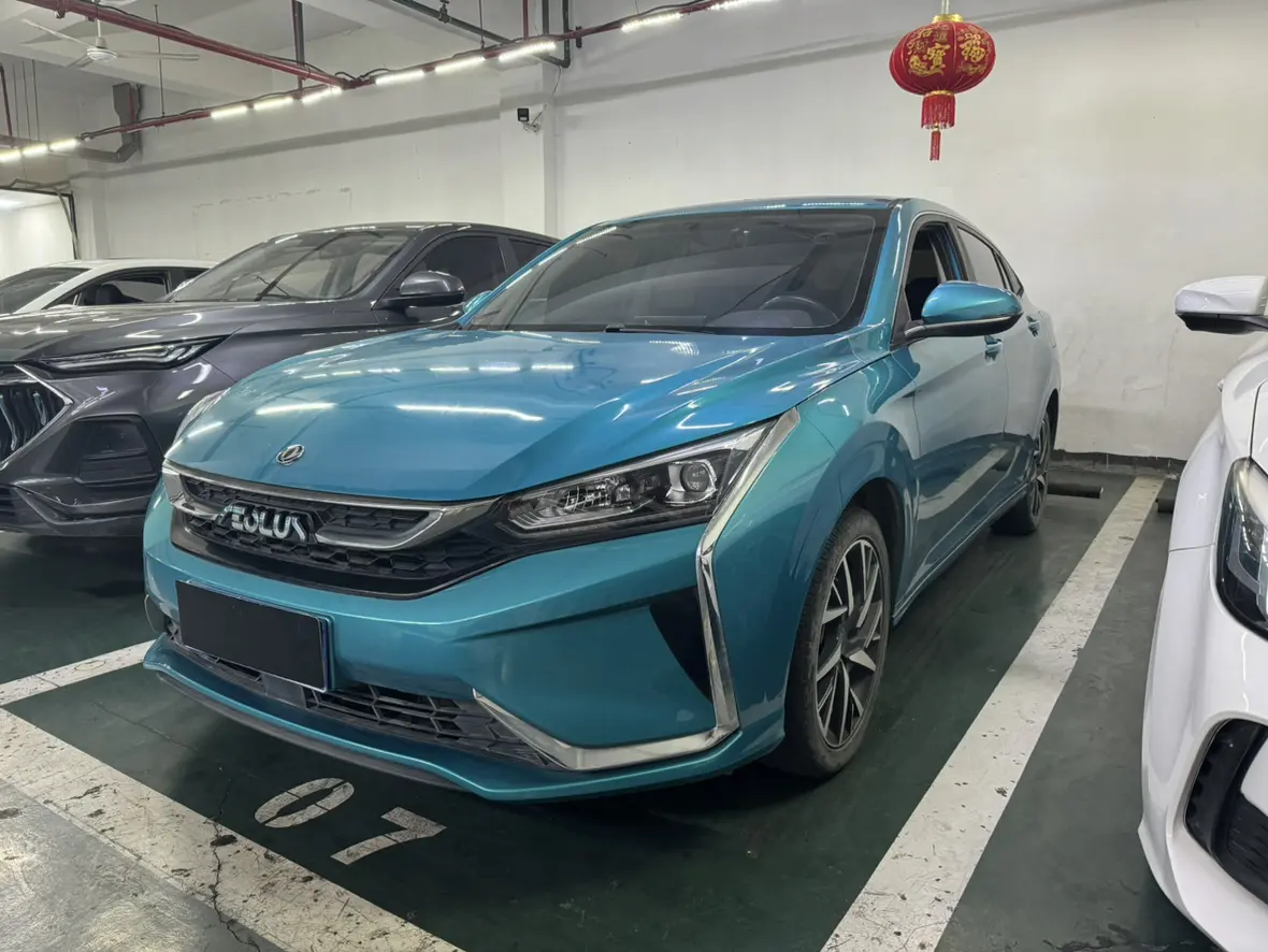 Dongfeng Yixuan  из Китая