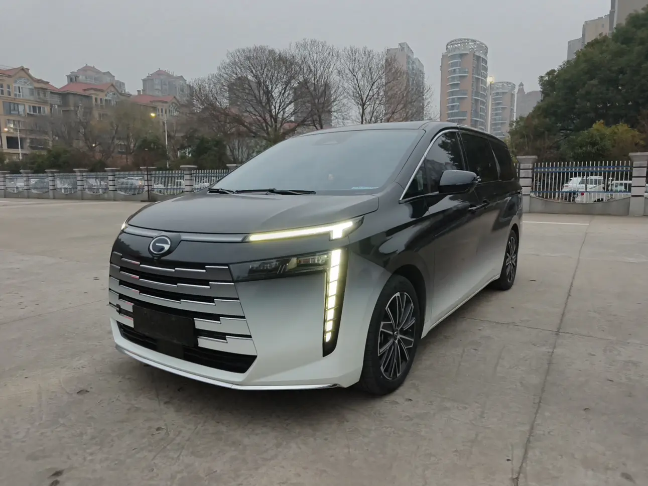 GAC Trumpchi E8 PHEV  из Китая
