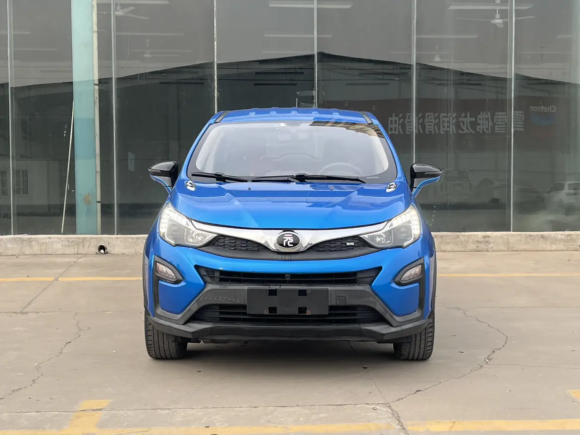 BYD Yuan  из Китая