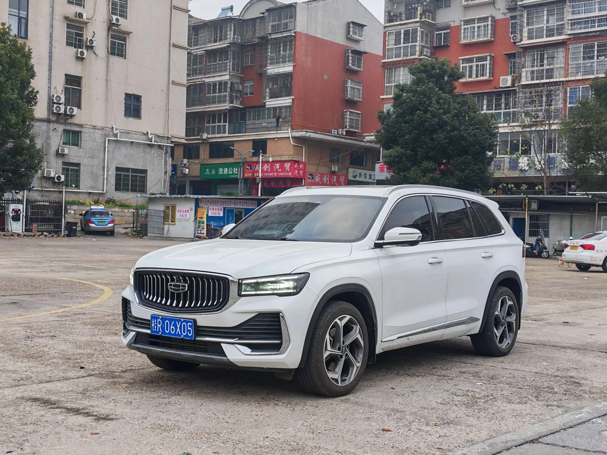 Geely Monjaro (Xingyue L)  из Китая