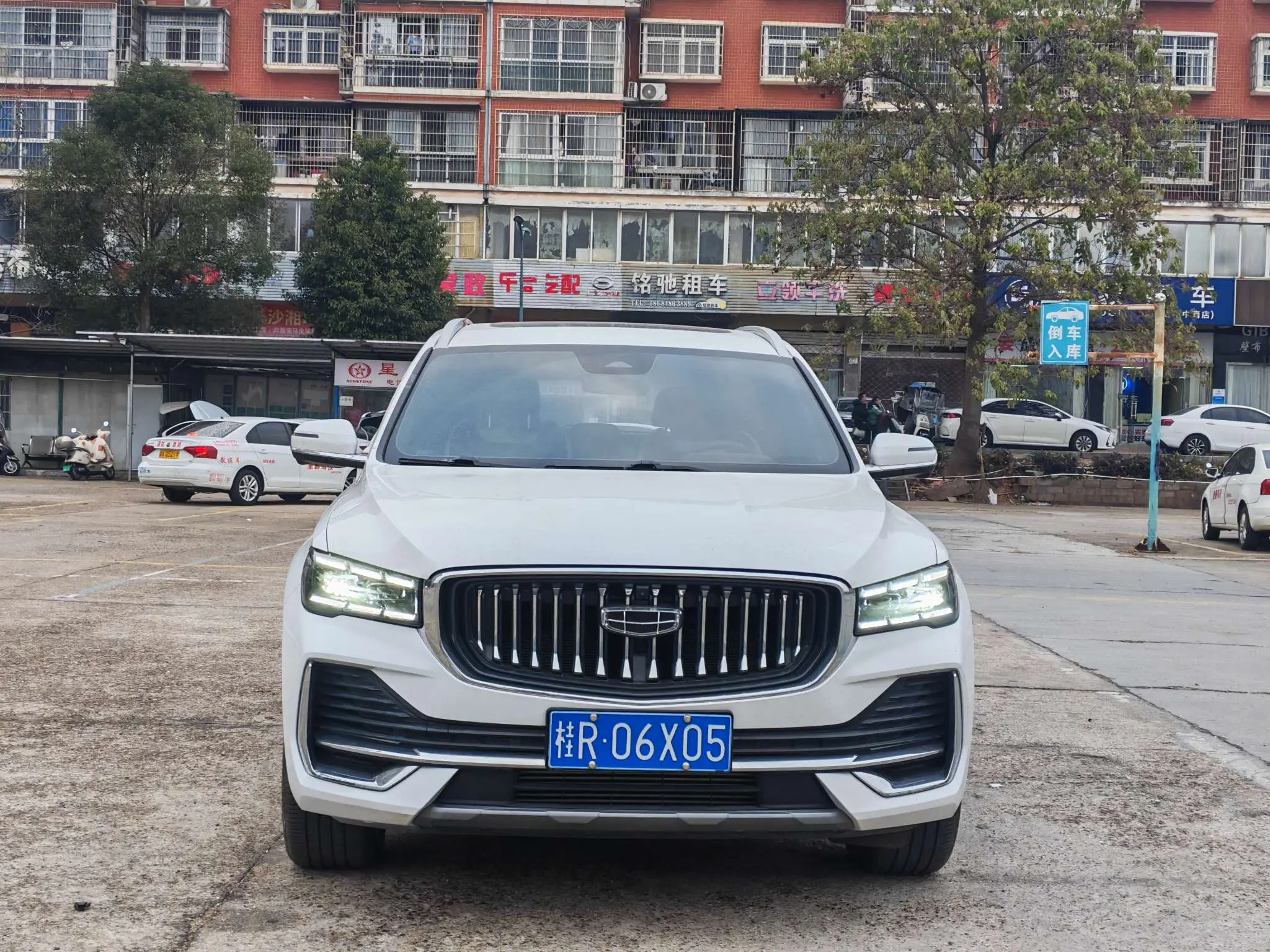 Geely Monjaro (Xingyue L)  из Китая