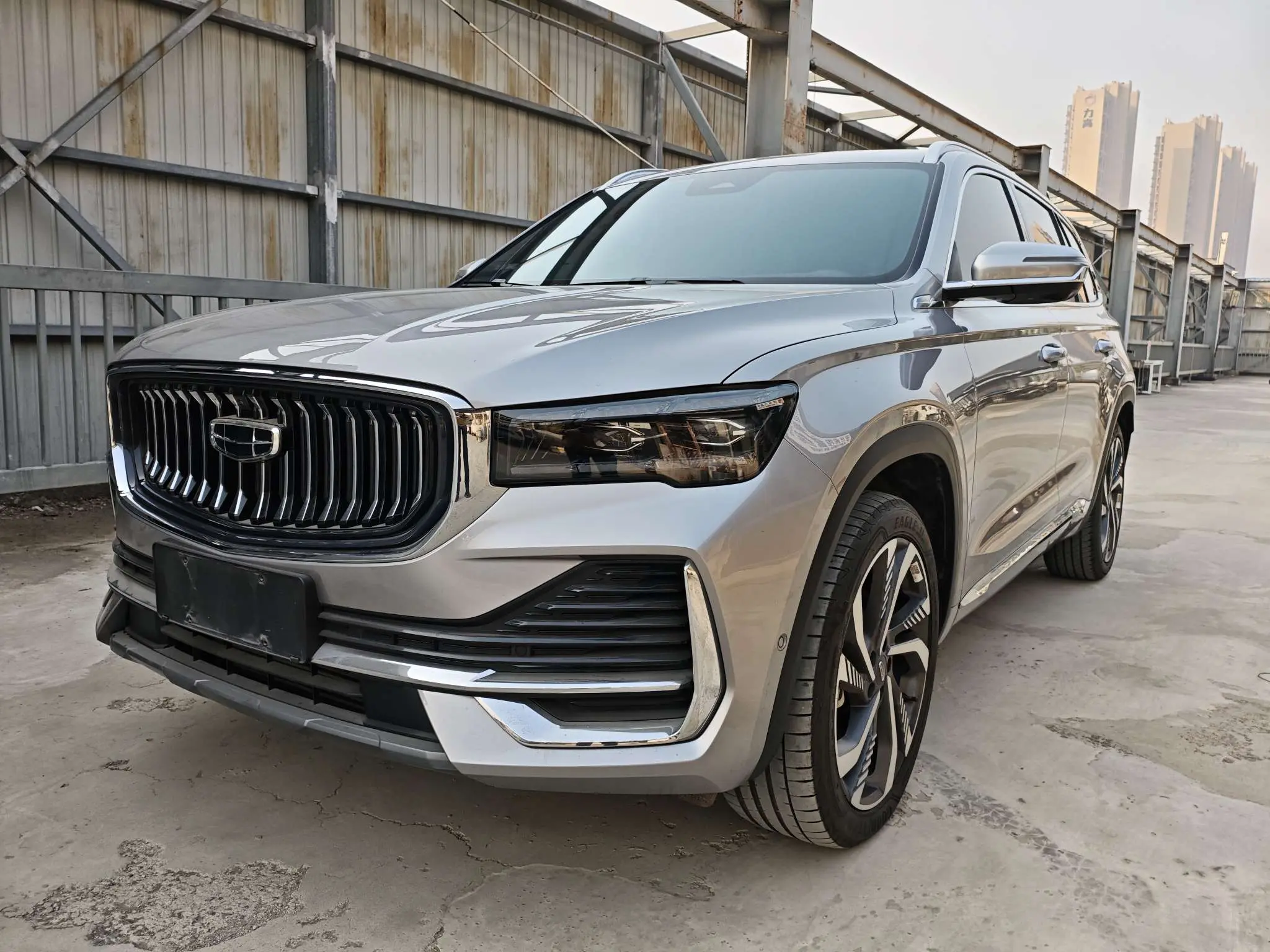 Geely Monjaro (Xingyue L)  из Китая