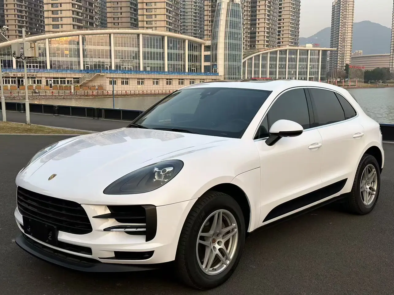 Porsche Macan  из Китая