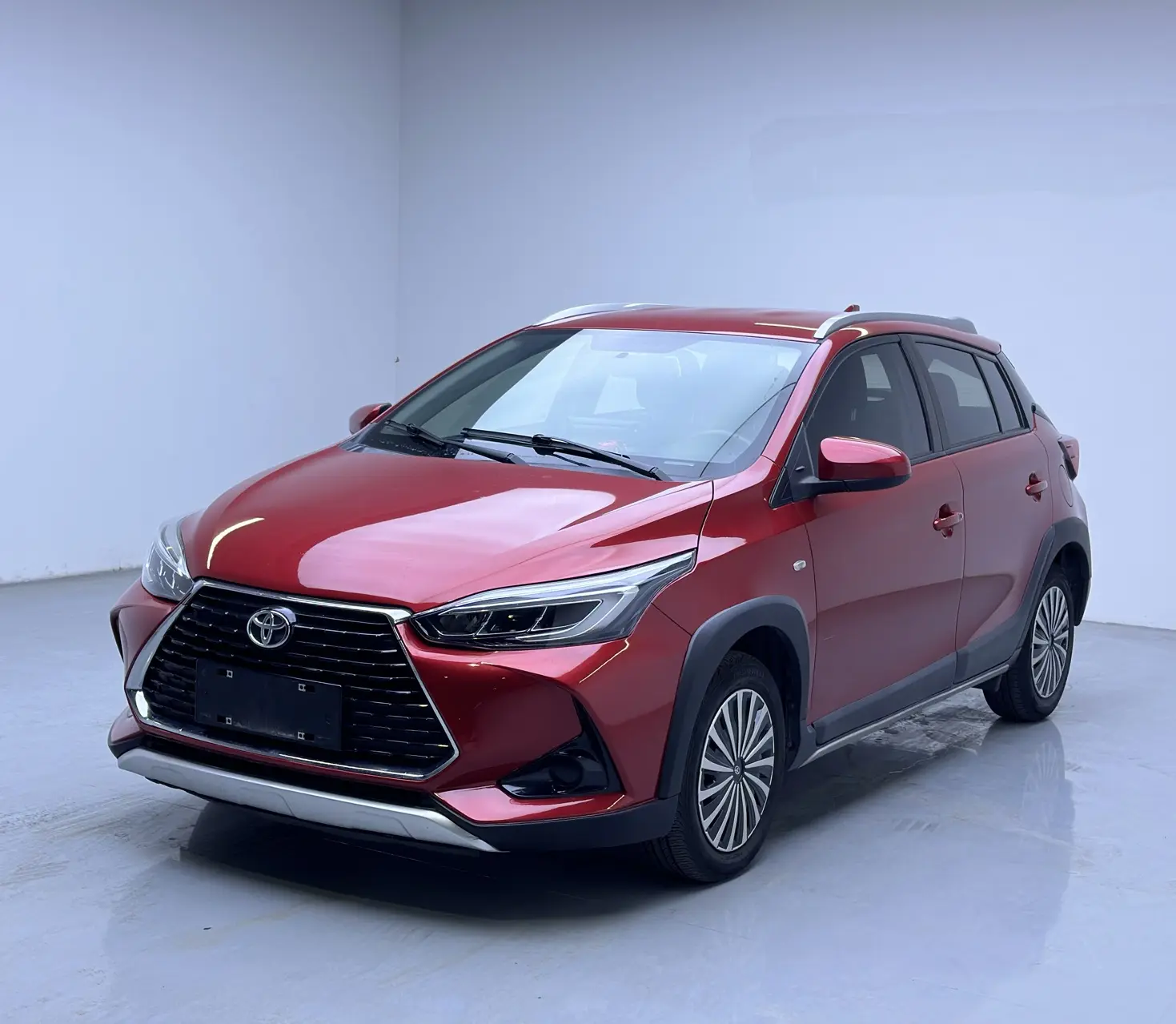 Toyota Yaris L  из Китая