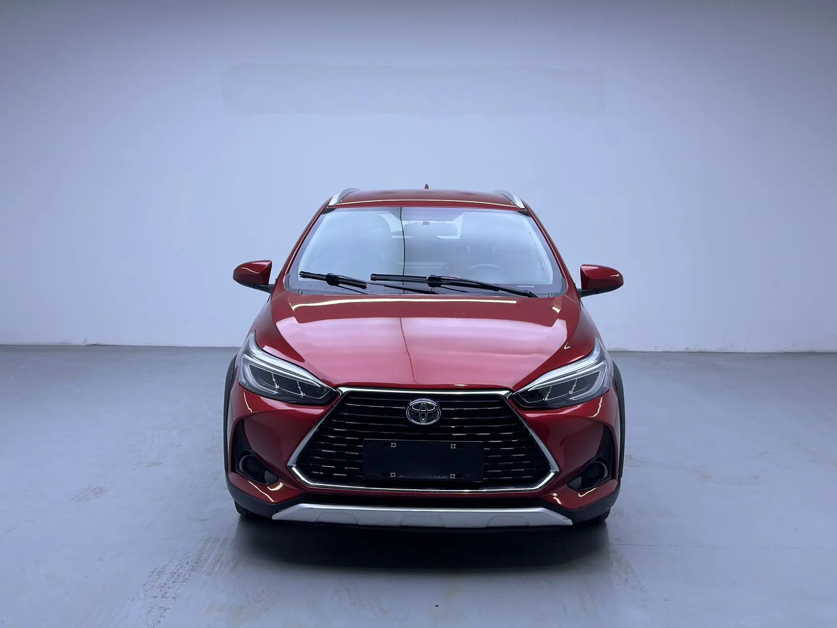 Toyota Yaris L  из Китая