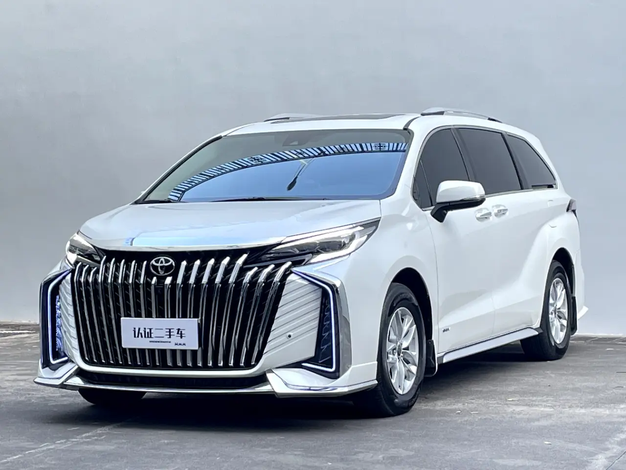 Toyota Granvia  из Китая