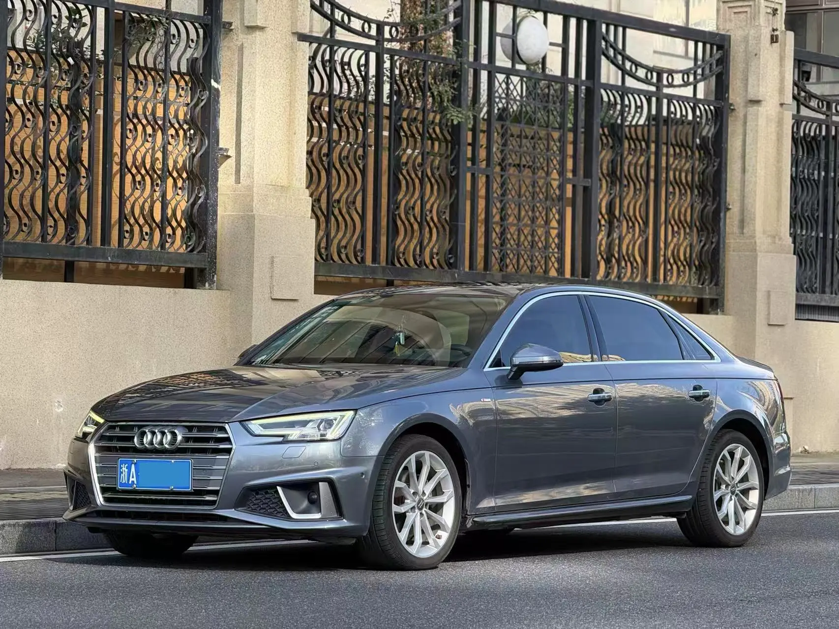 Audi A4L  из Китая