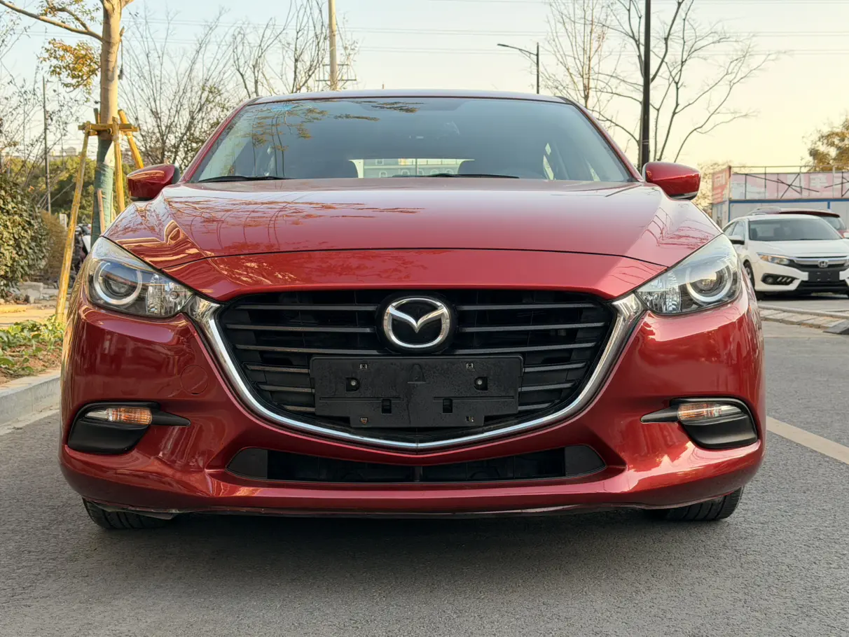 Mazda Axela (Mazda3)  из Китая