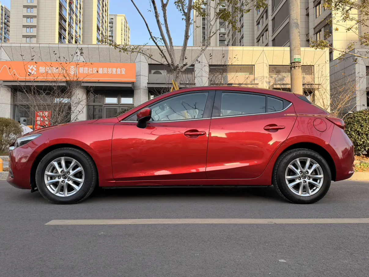Mazda Axela (Mazda3)  из Китая