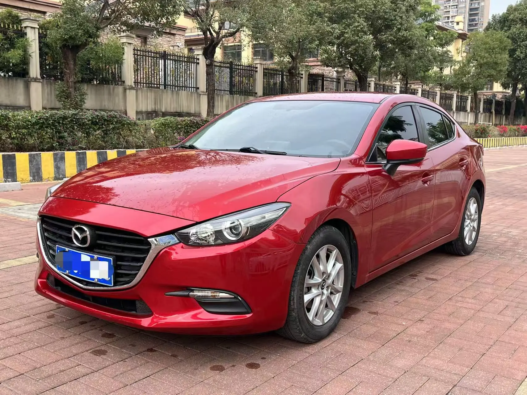 Mazda Axela (Mazda3)  из Китая
