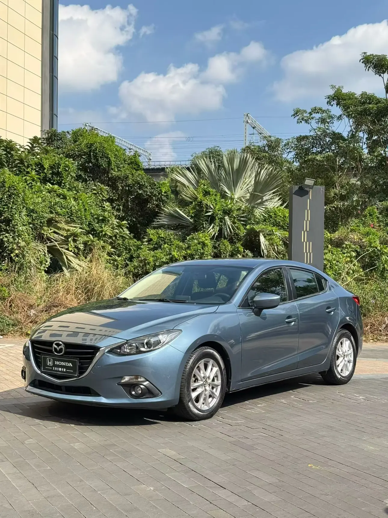Mazda Axela (Mazda3)  из Китая