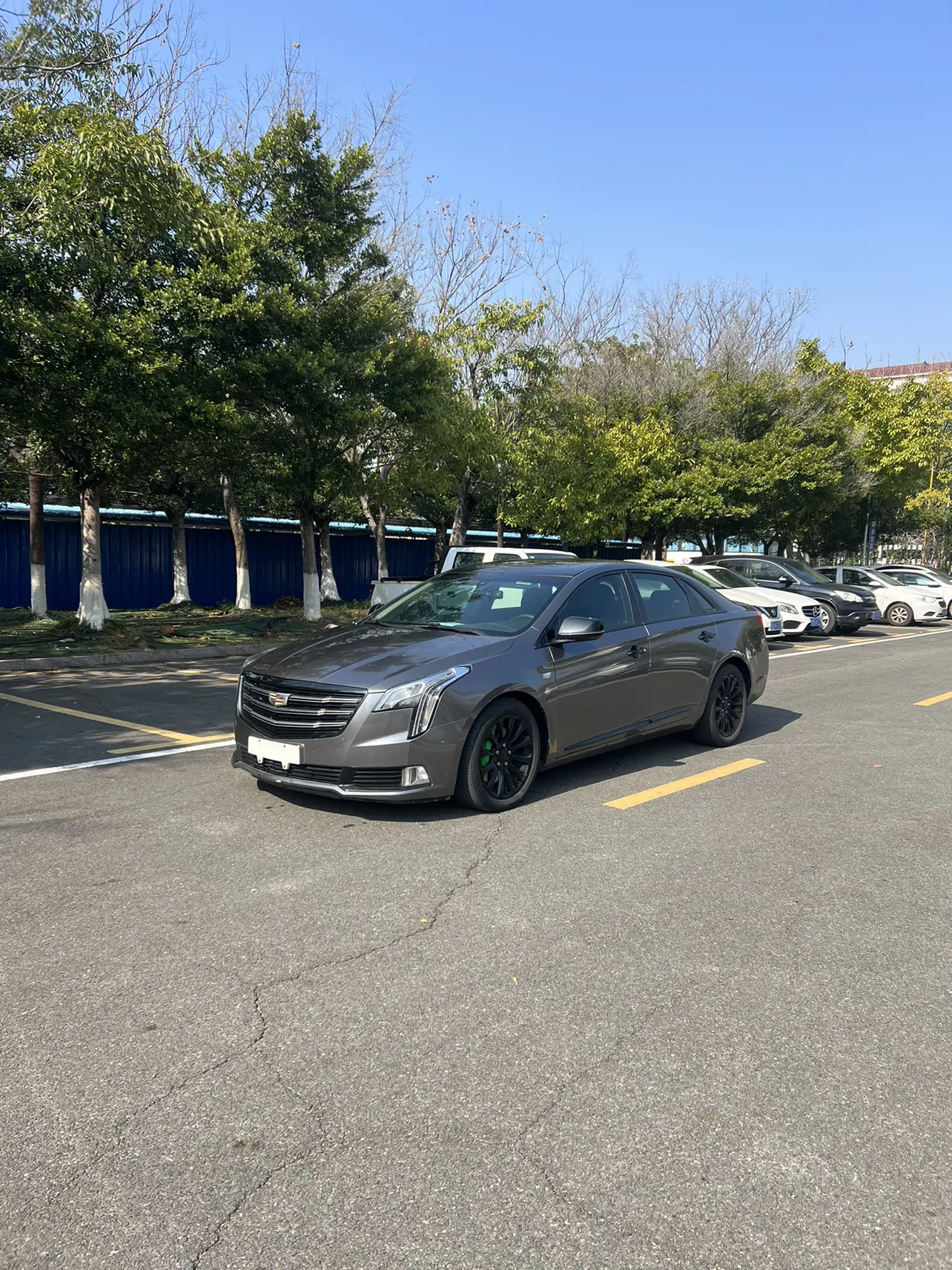 Cadillac XTS  из Китая