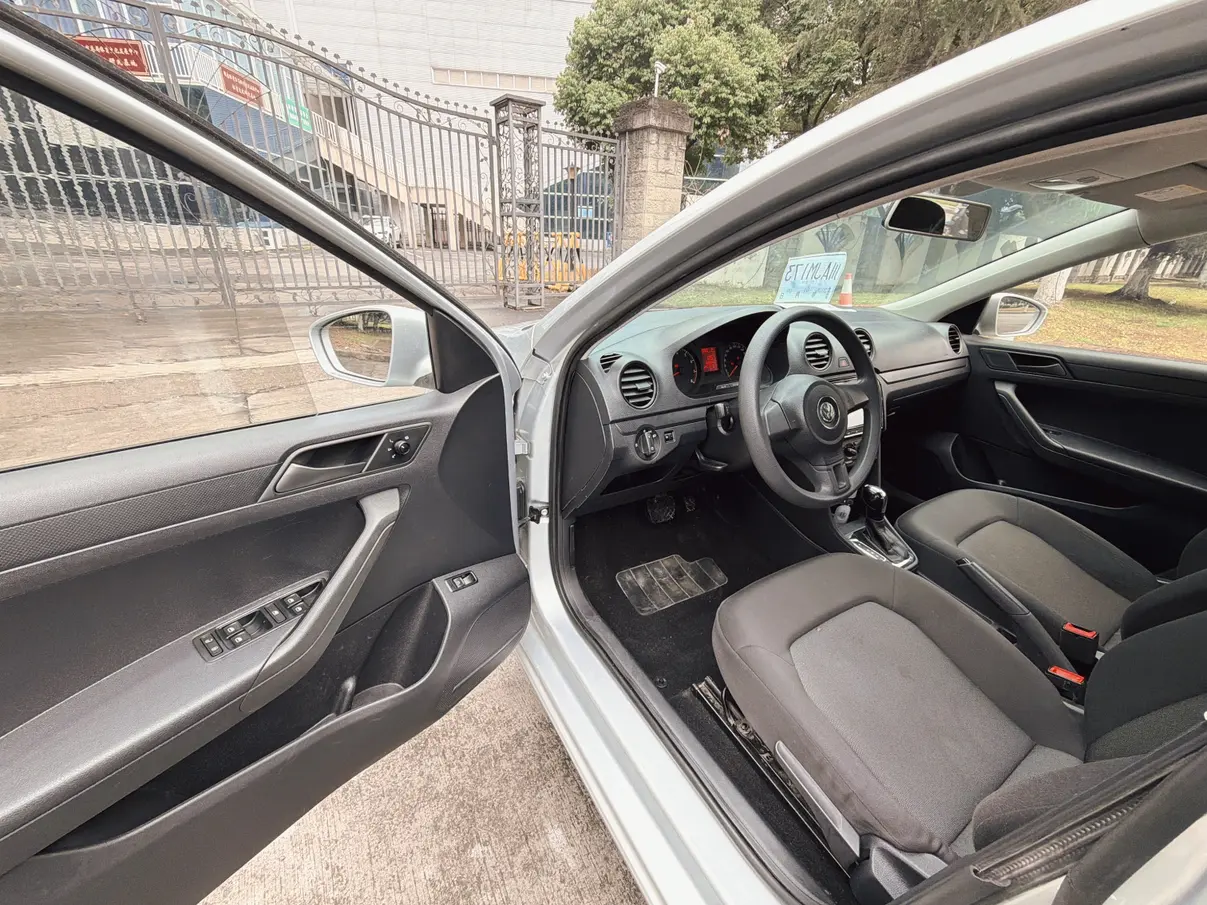 Volkswagen Jetta  из Китая