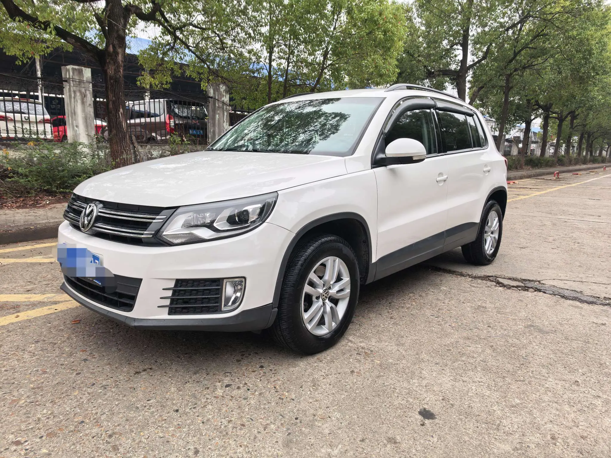 Volkswagen Tiguan  из Китая