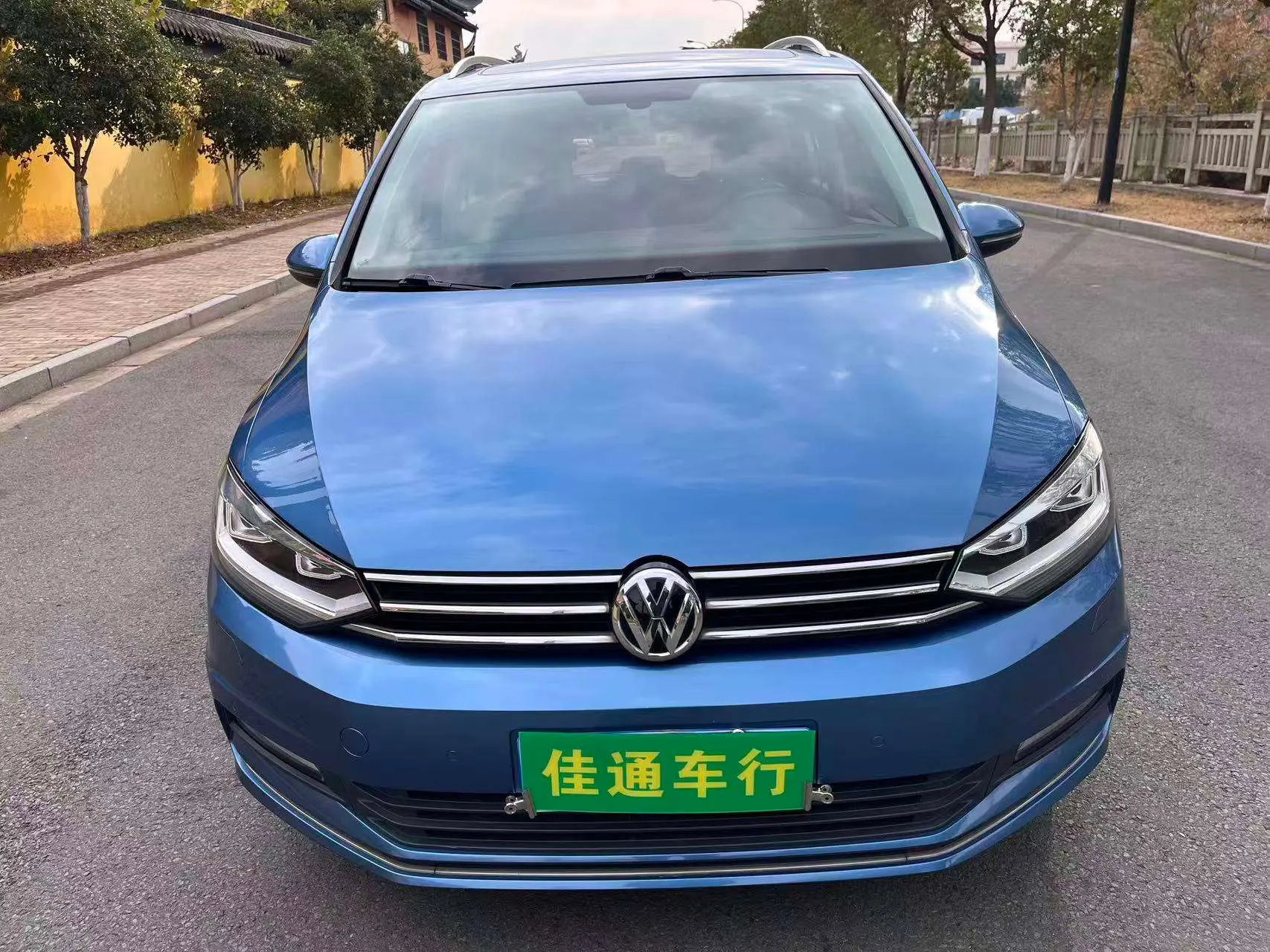 Volkswagen Touran L  из Китая