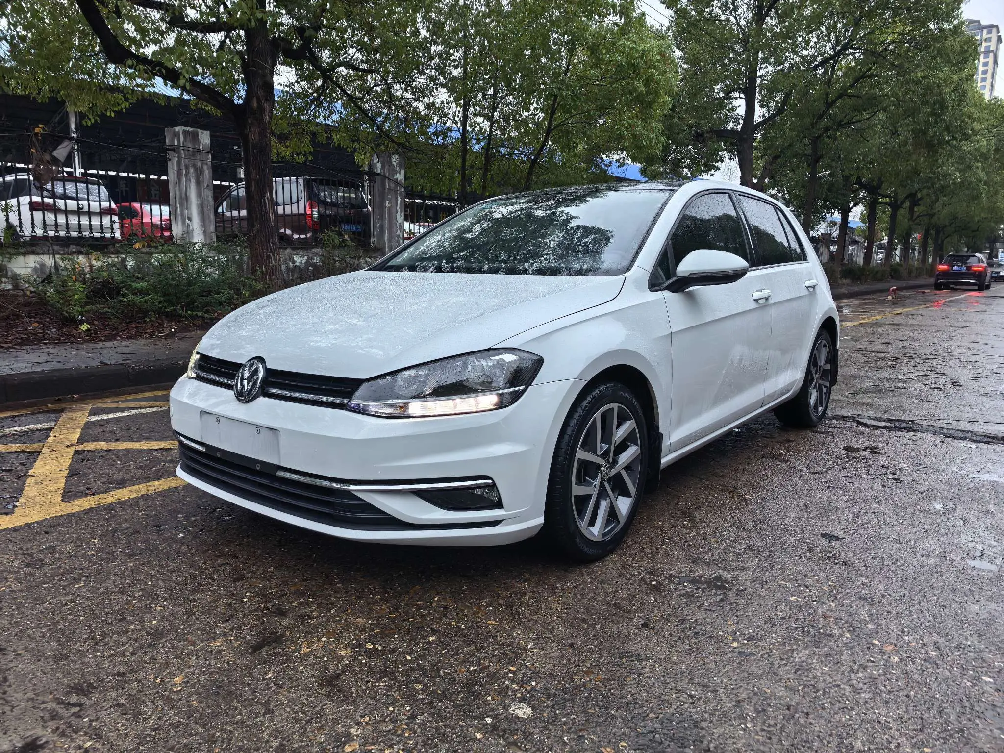 Volkswagen Golf  из Китая