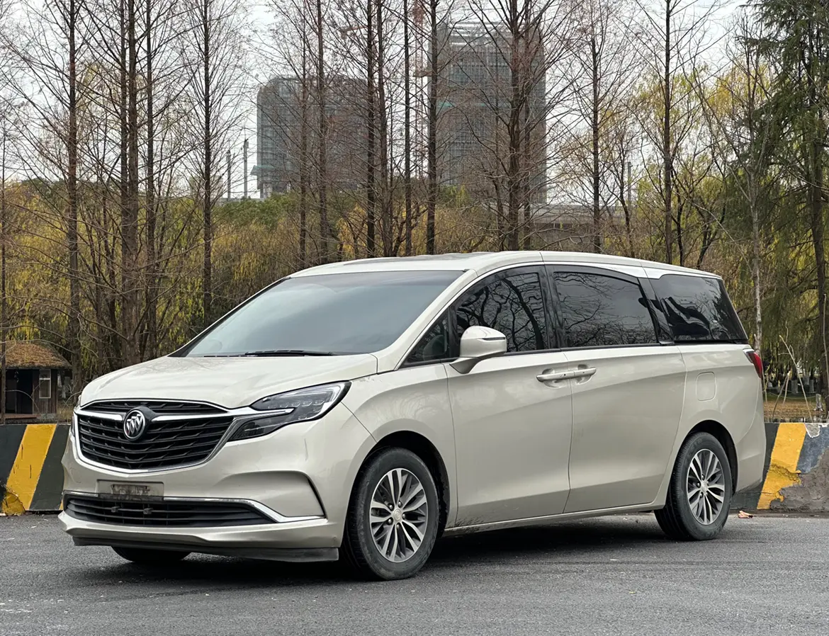 Buick GL8  из Китая