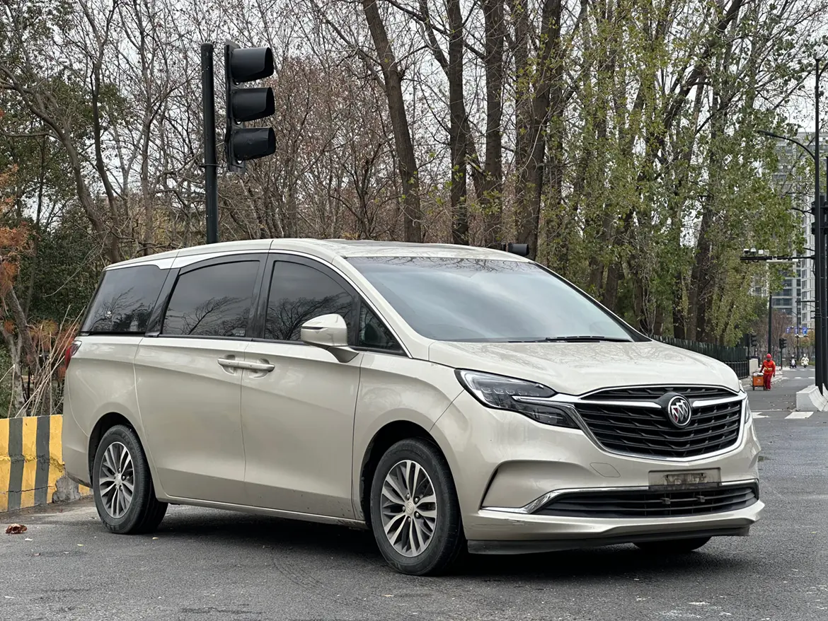 Buick GL8  из Китая