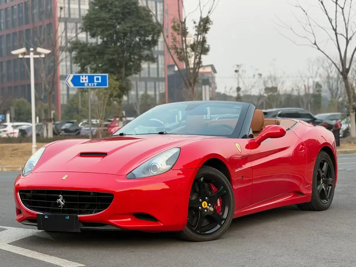 Ferrari California T  из Китая