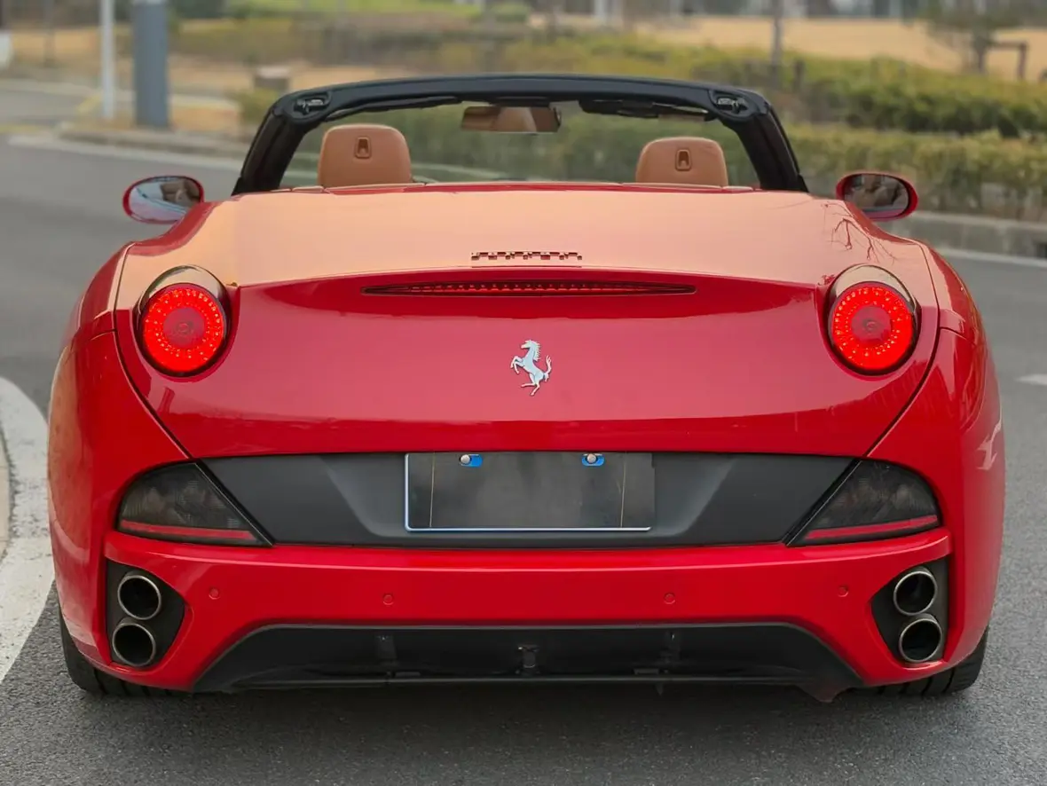 Ferrari California T  из Китая
