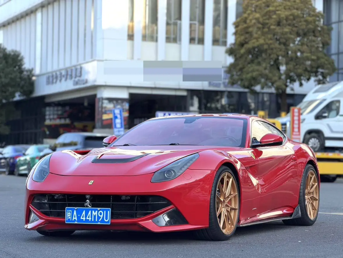 Ferrari F12berlinetta  из Китая