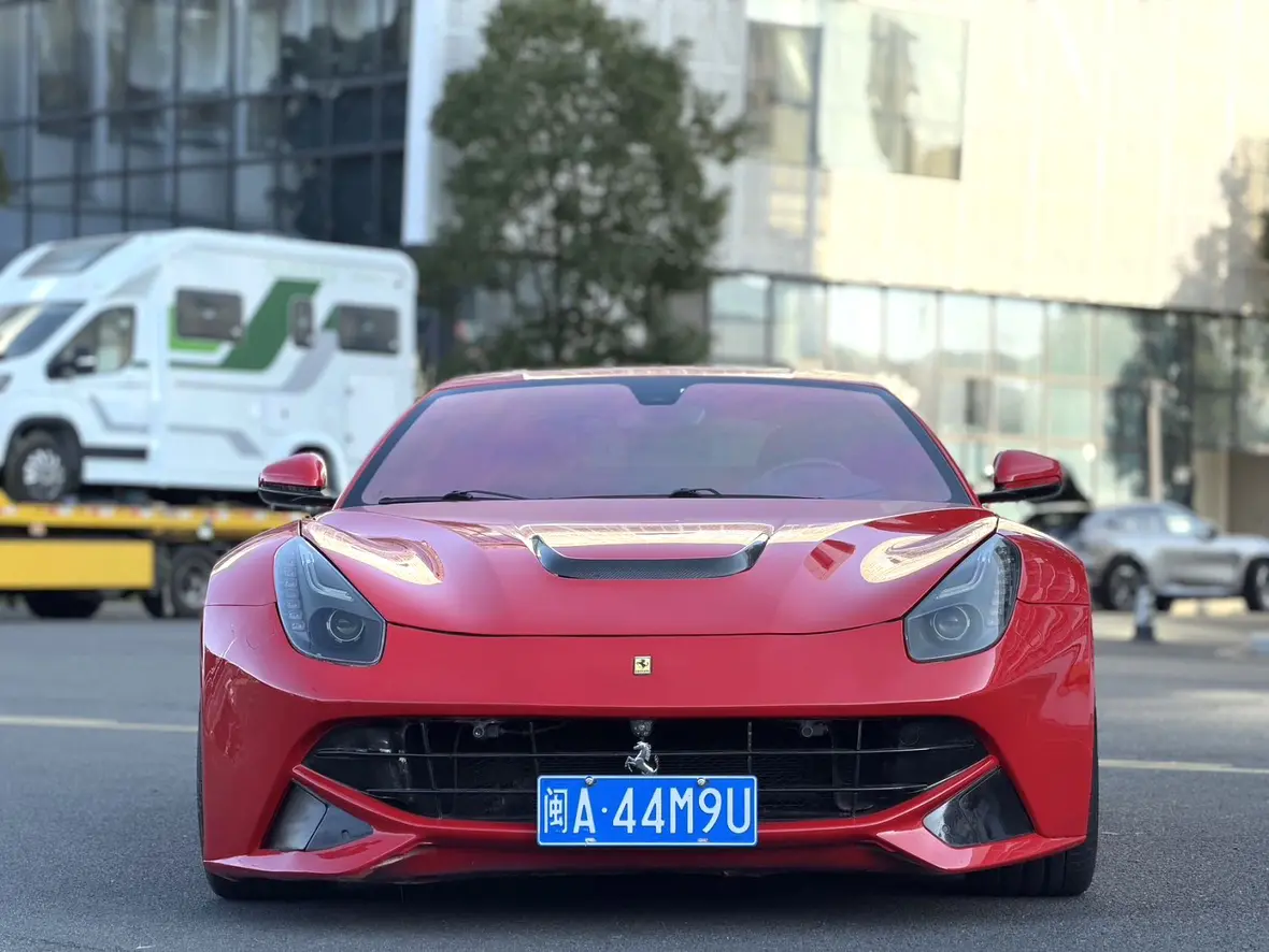 Ferrari F12berlinetta  из Китая