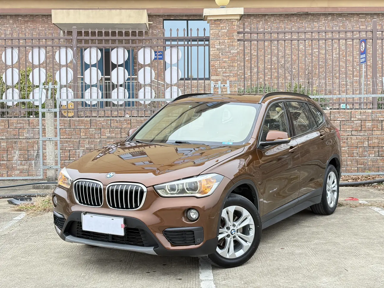 BMW X1  из Китая