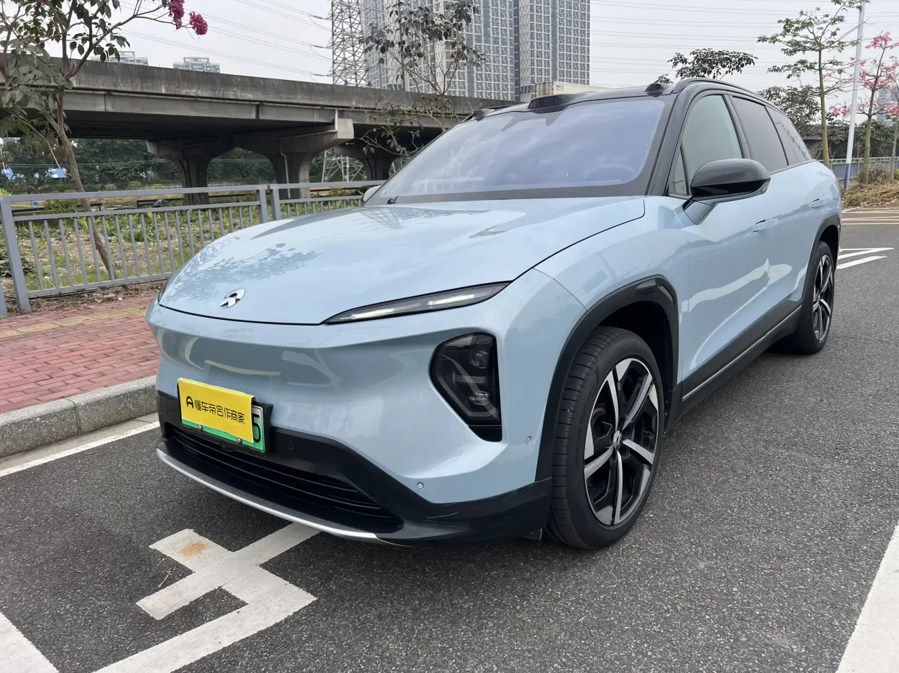 NIO ES7  из Китая