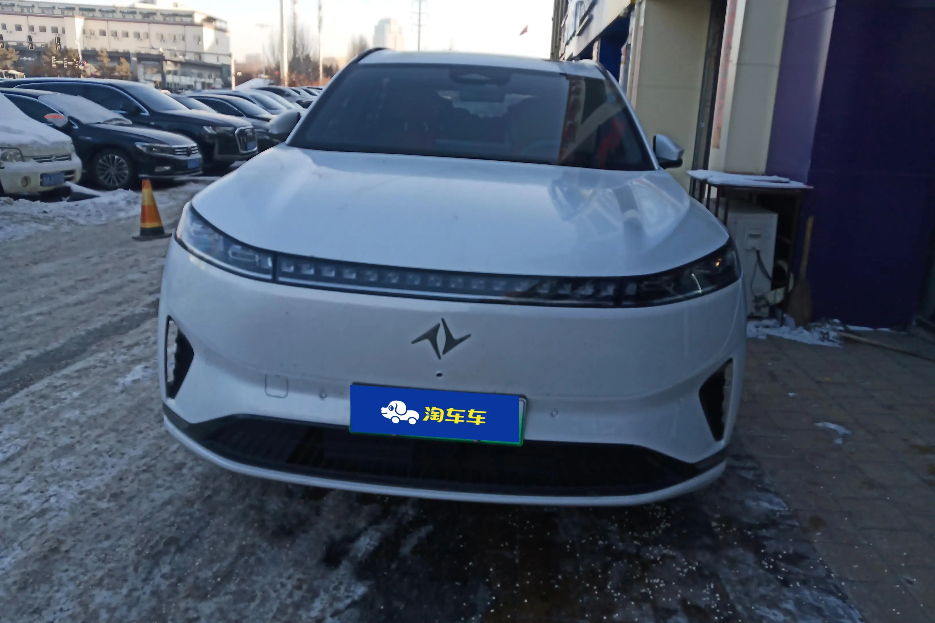 Dongfeng Eπ008  из Китая