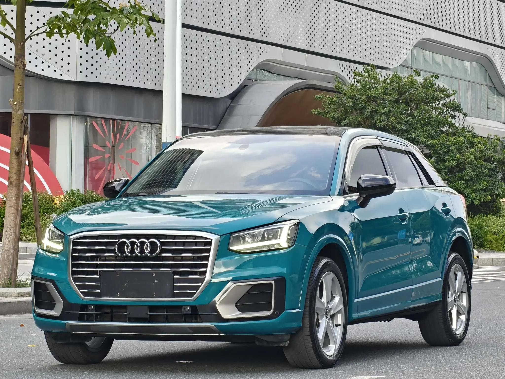 Audi Q2L  из Китая