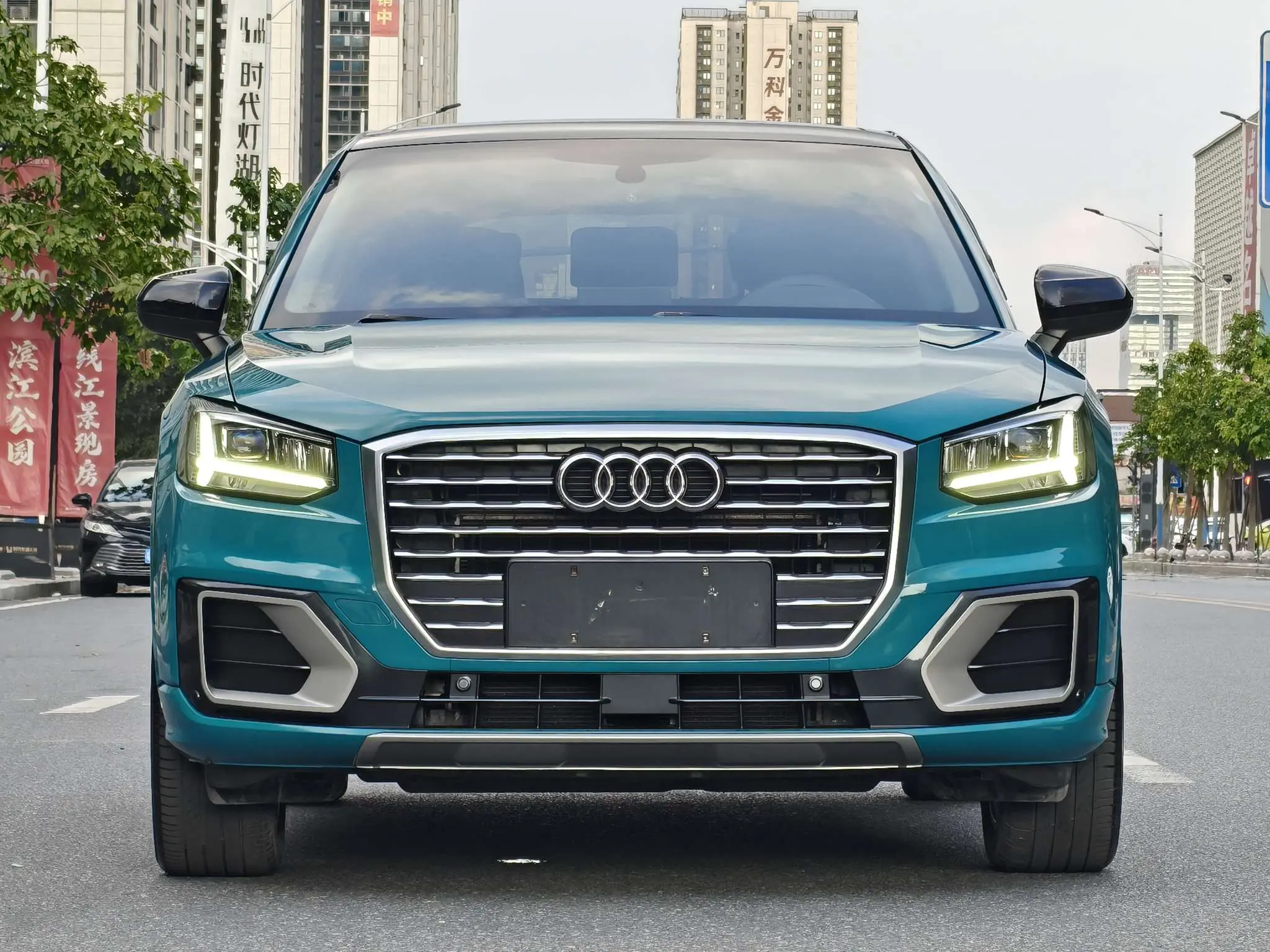 Audi Q2L  из Китая