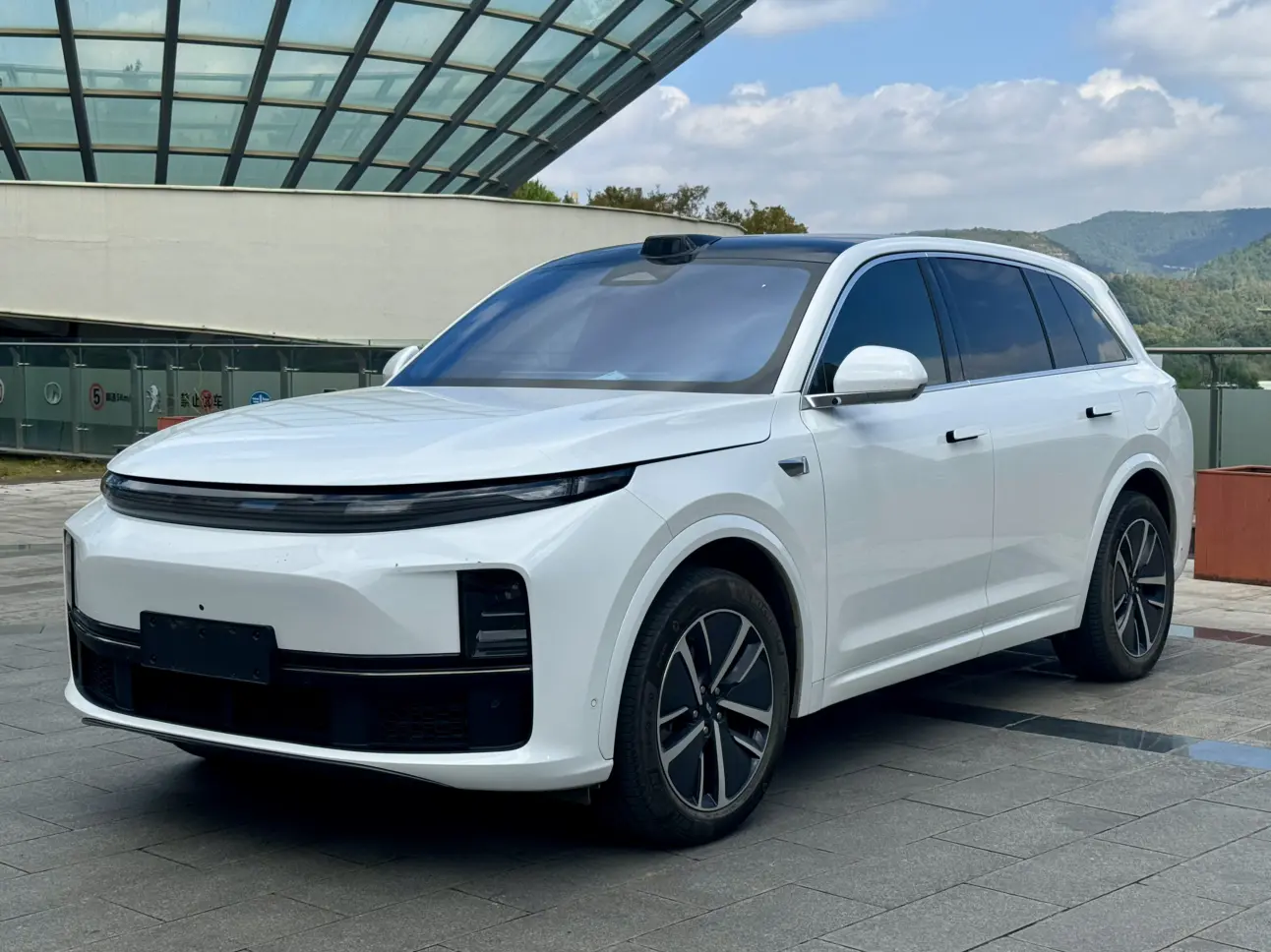 Li L7 (Ideal L7)  из Китая