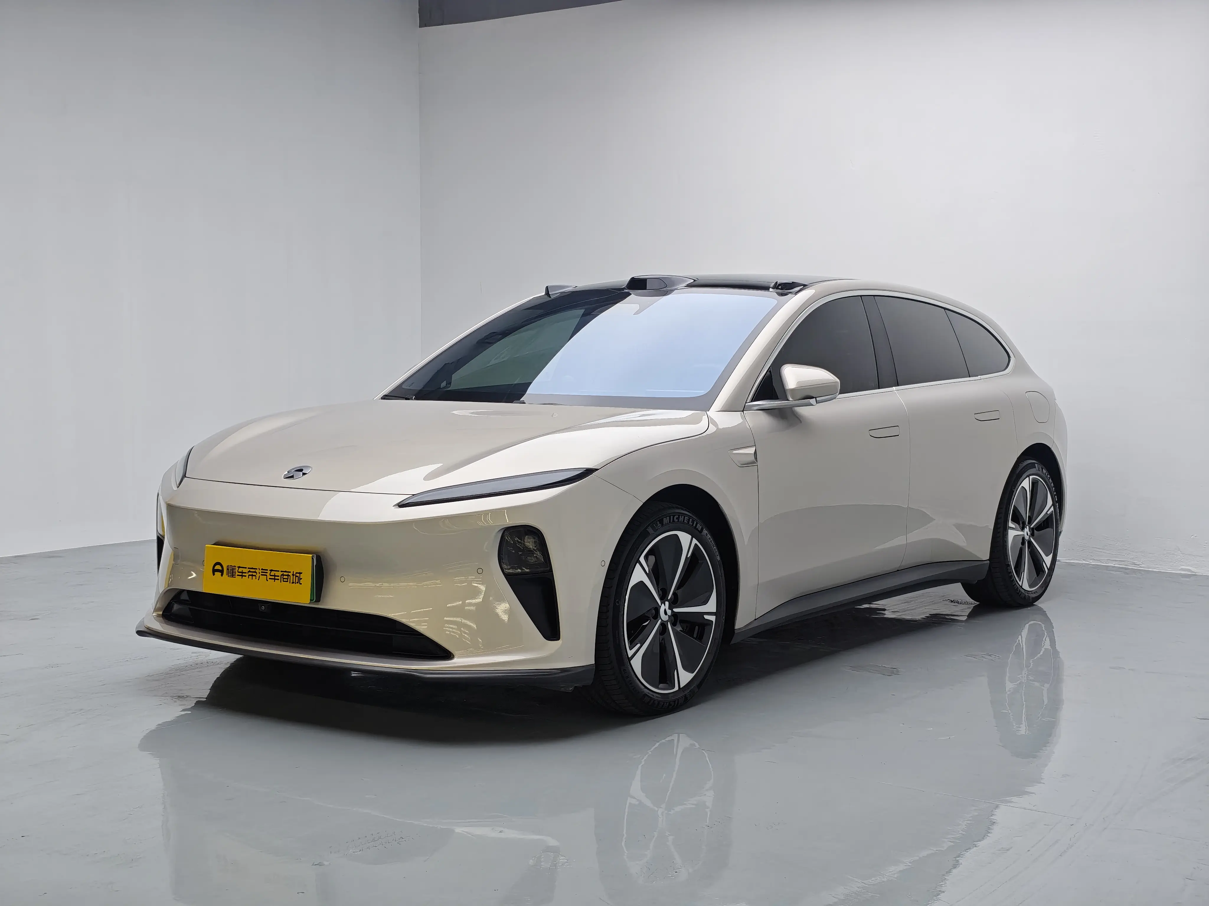 NIO ET5T  из Китая