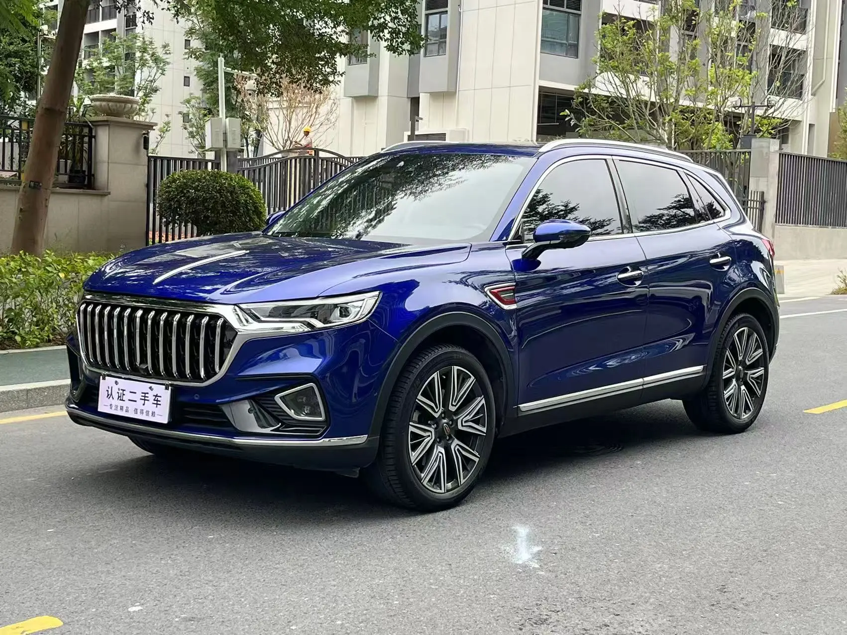 Hongqi HS5  из Китая
