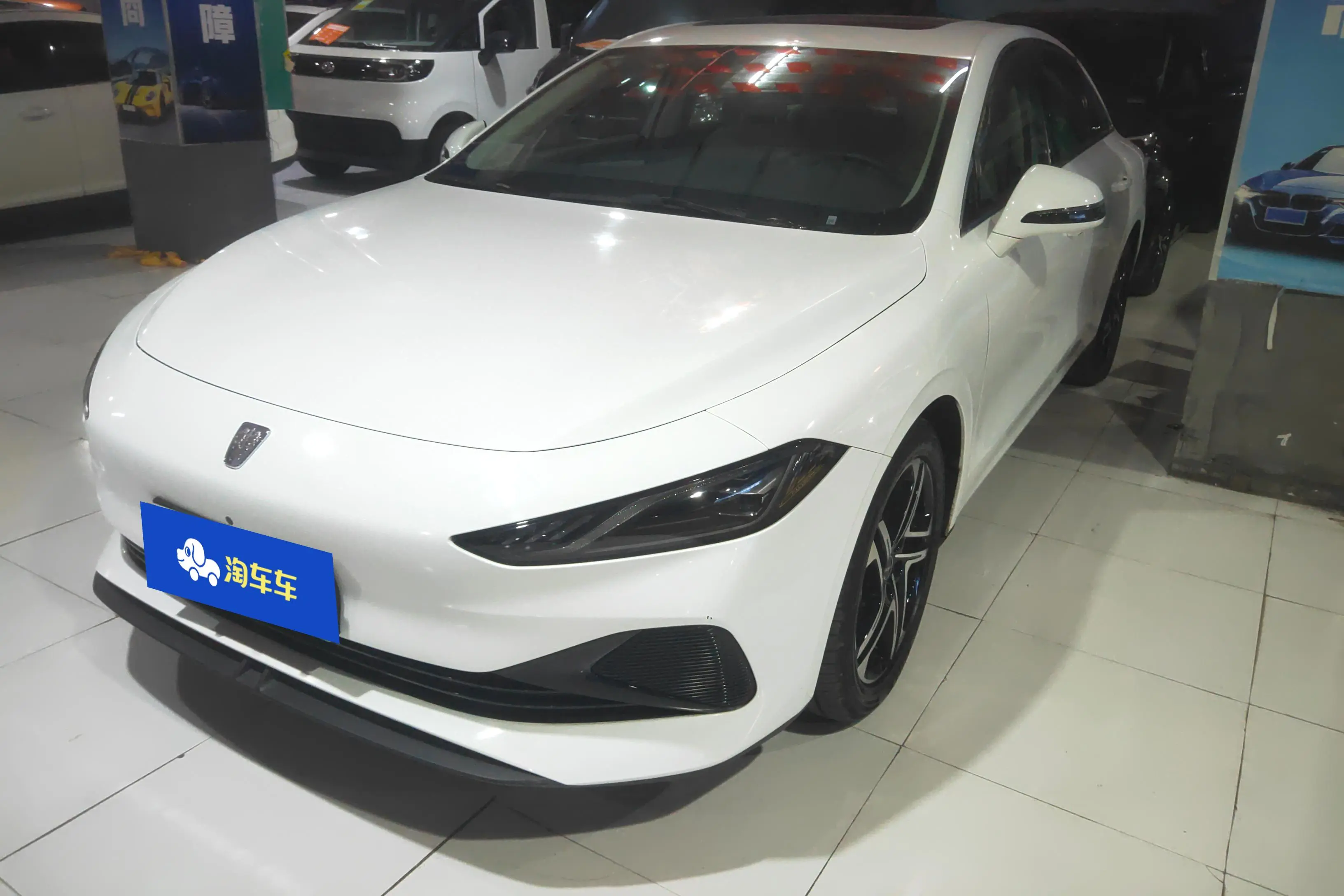 Roewe D7 DMH  из Китая