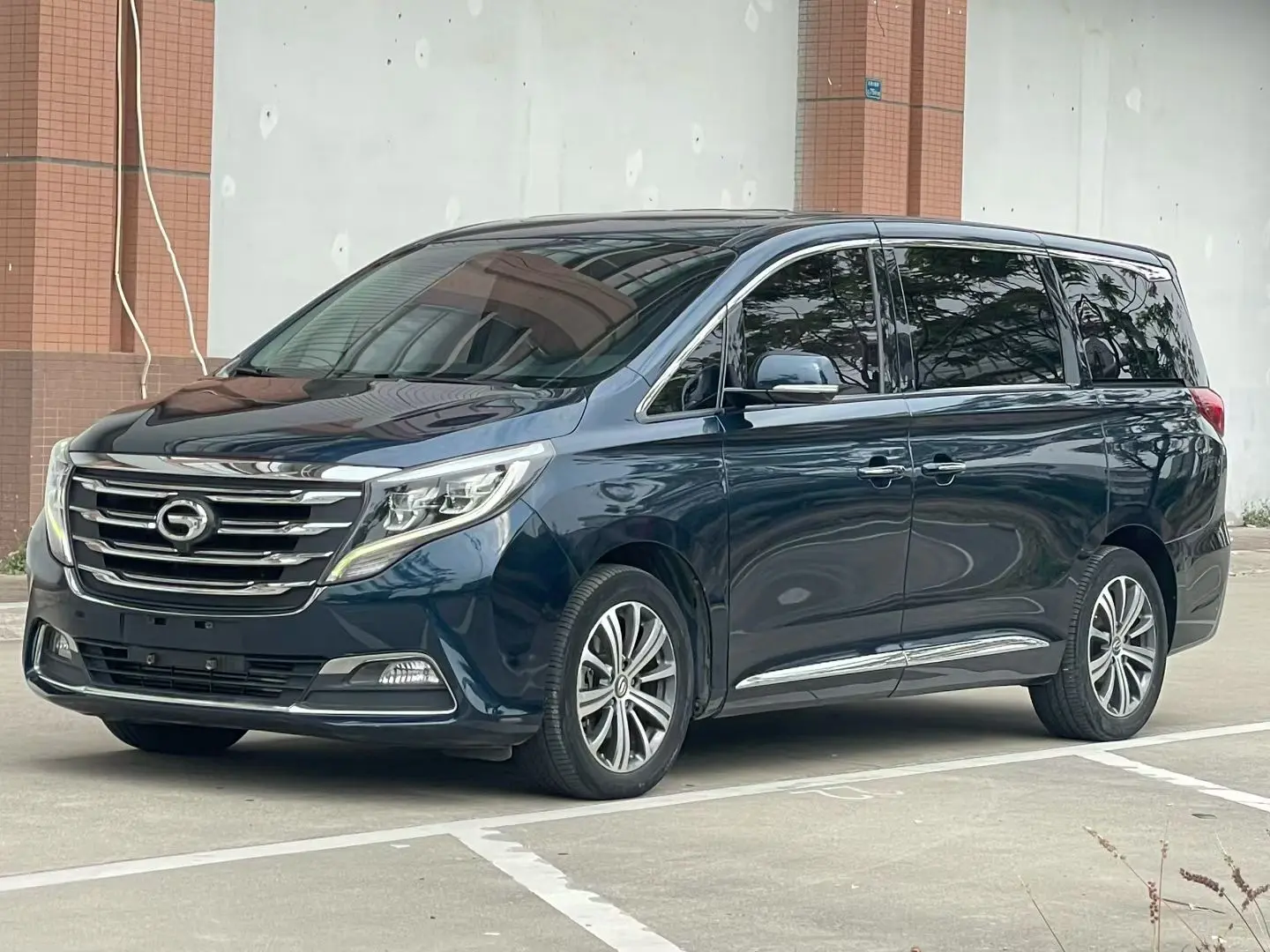 GAC Trumpchi M8  из Китая
