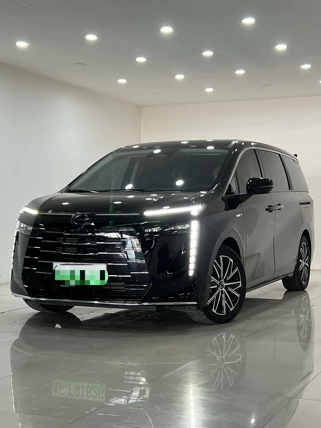GAC Trumpchi E8 PHEV  из Китая