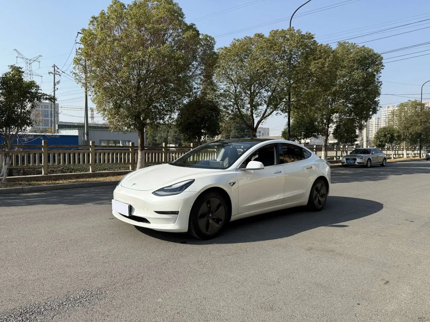 Tesla Model 3  из Китая