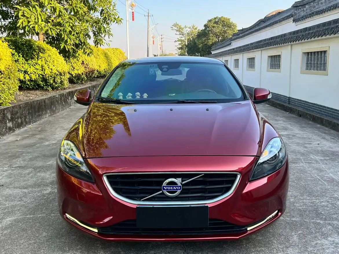 Volvo V40  из Китая