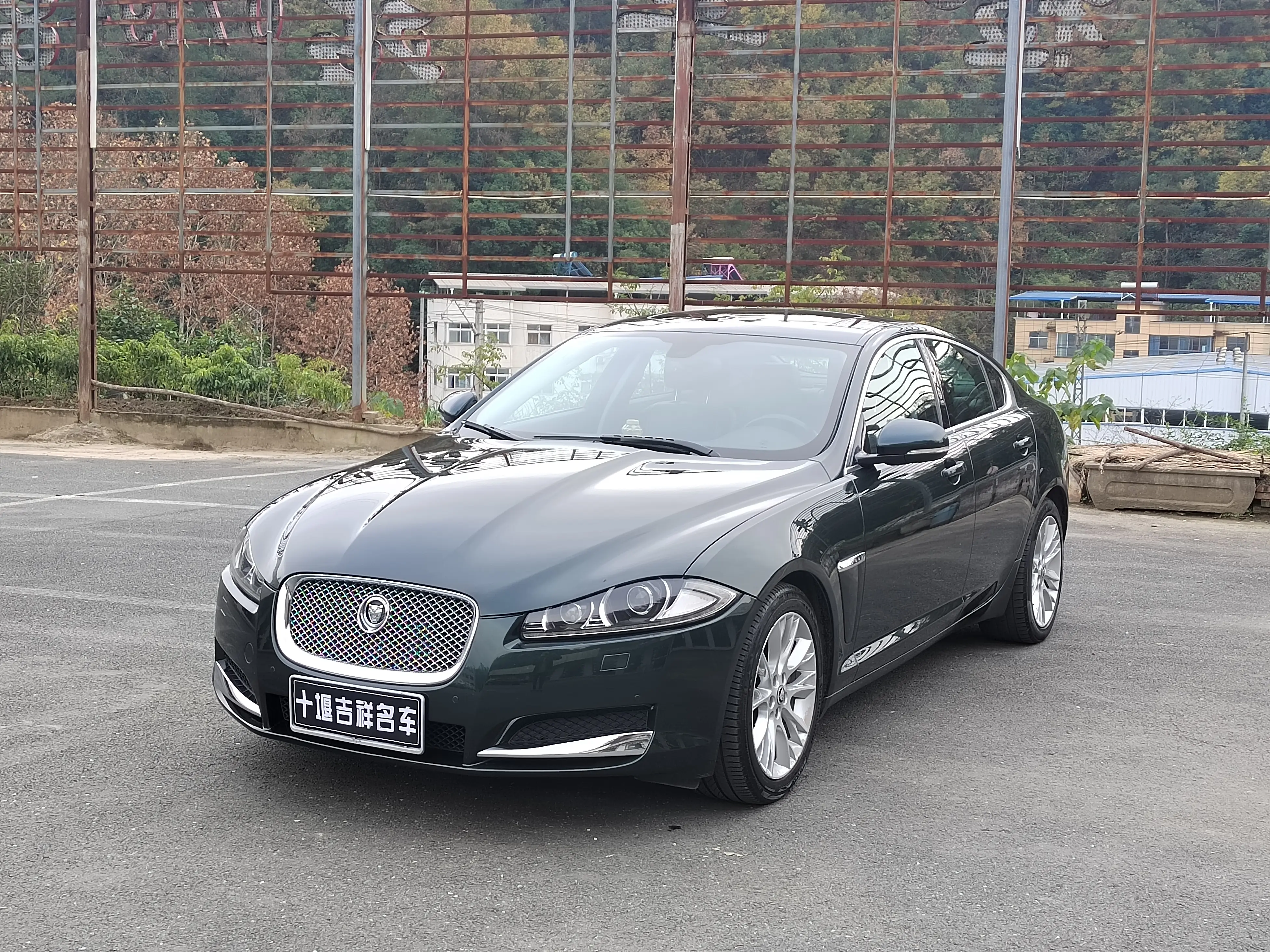 Jaguar XF  из Китая