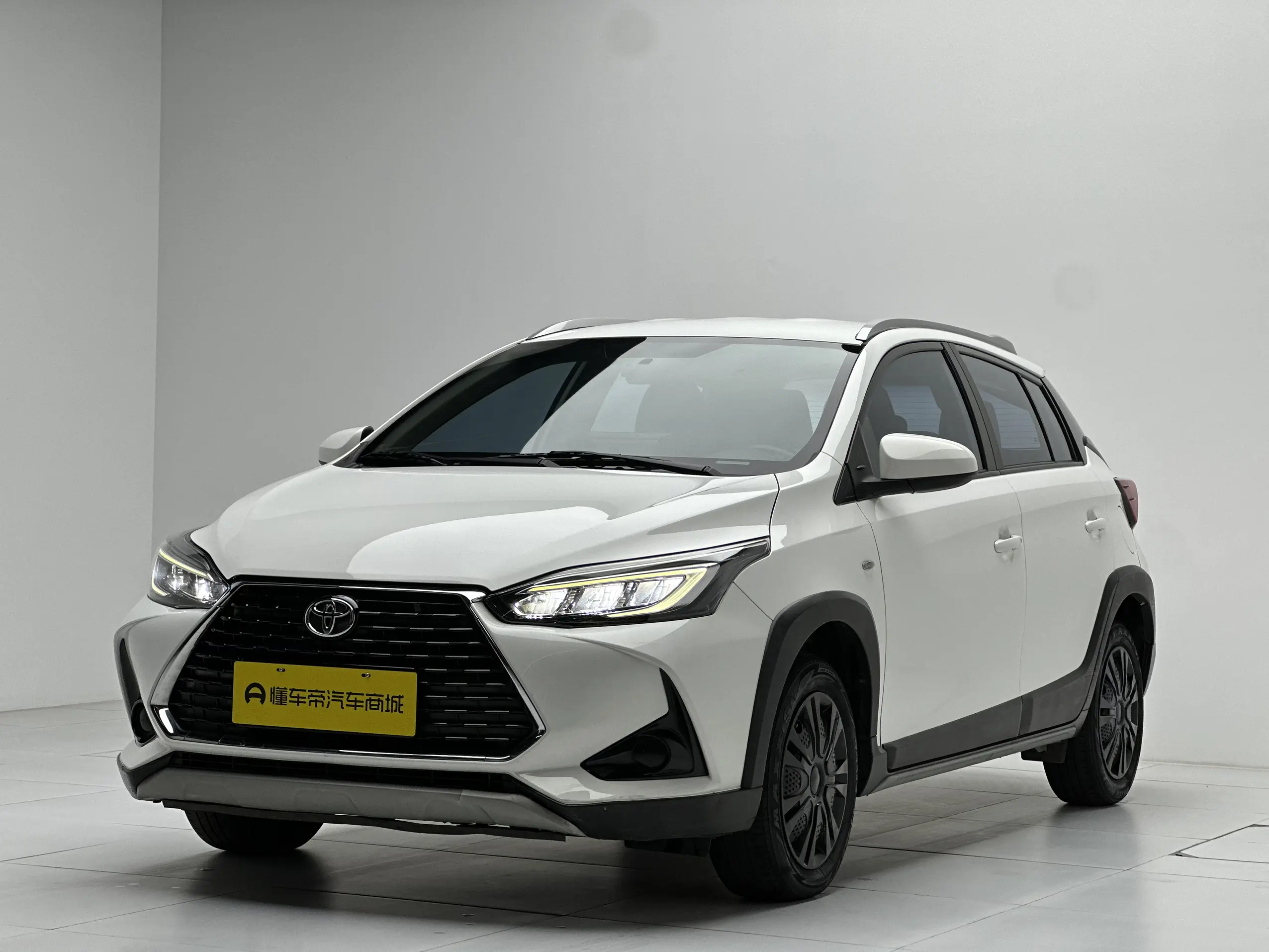 Toyota Yaris L  из Китая