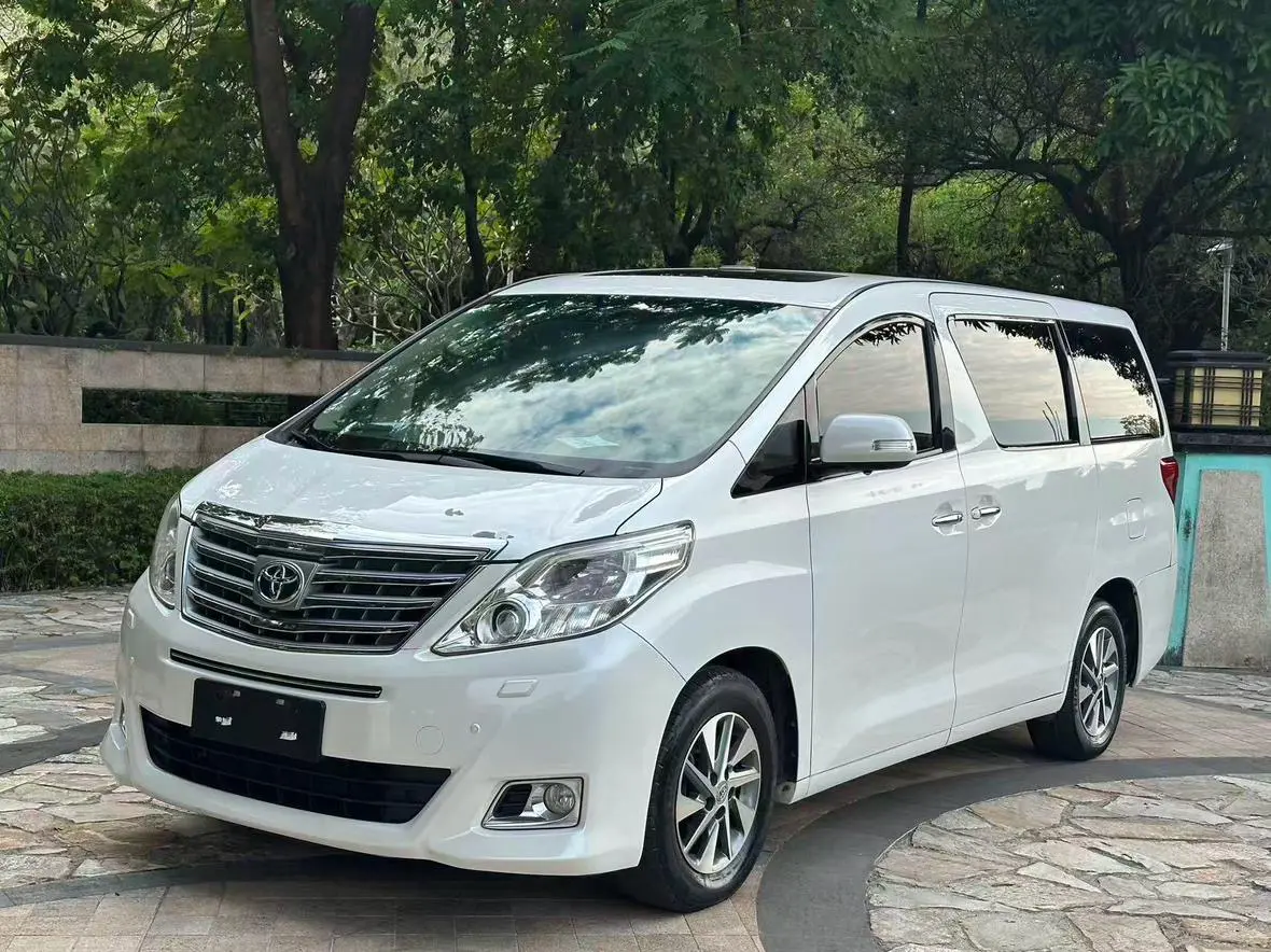 Toyota Alphard (Elfa)  из Китая