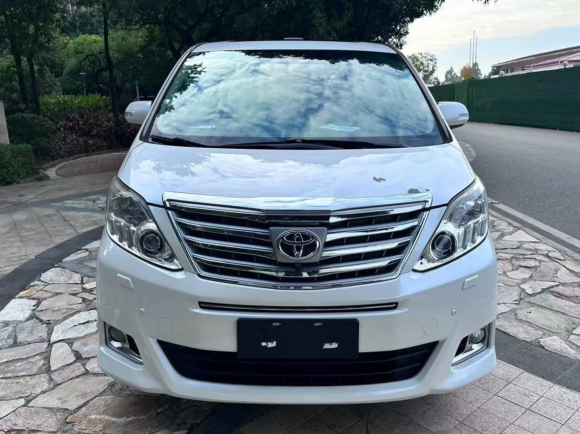 Toyota Alphard (Elfa)  из Китая