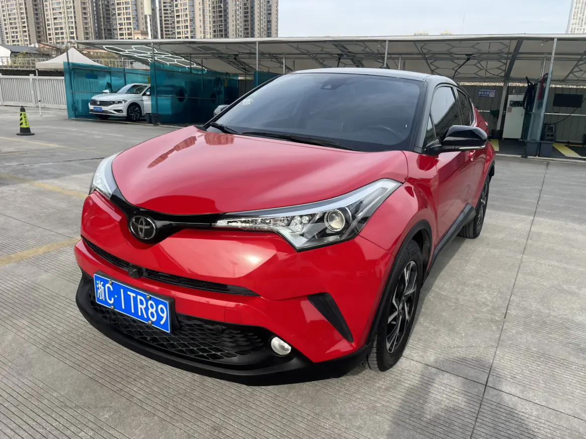 Toyota C-HR  из Китая