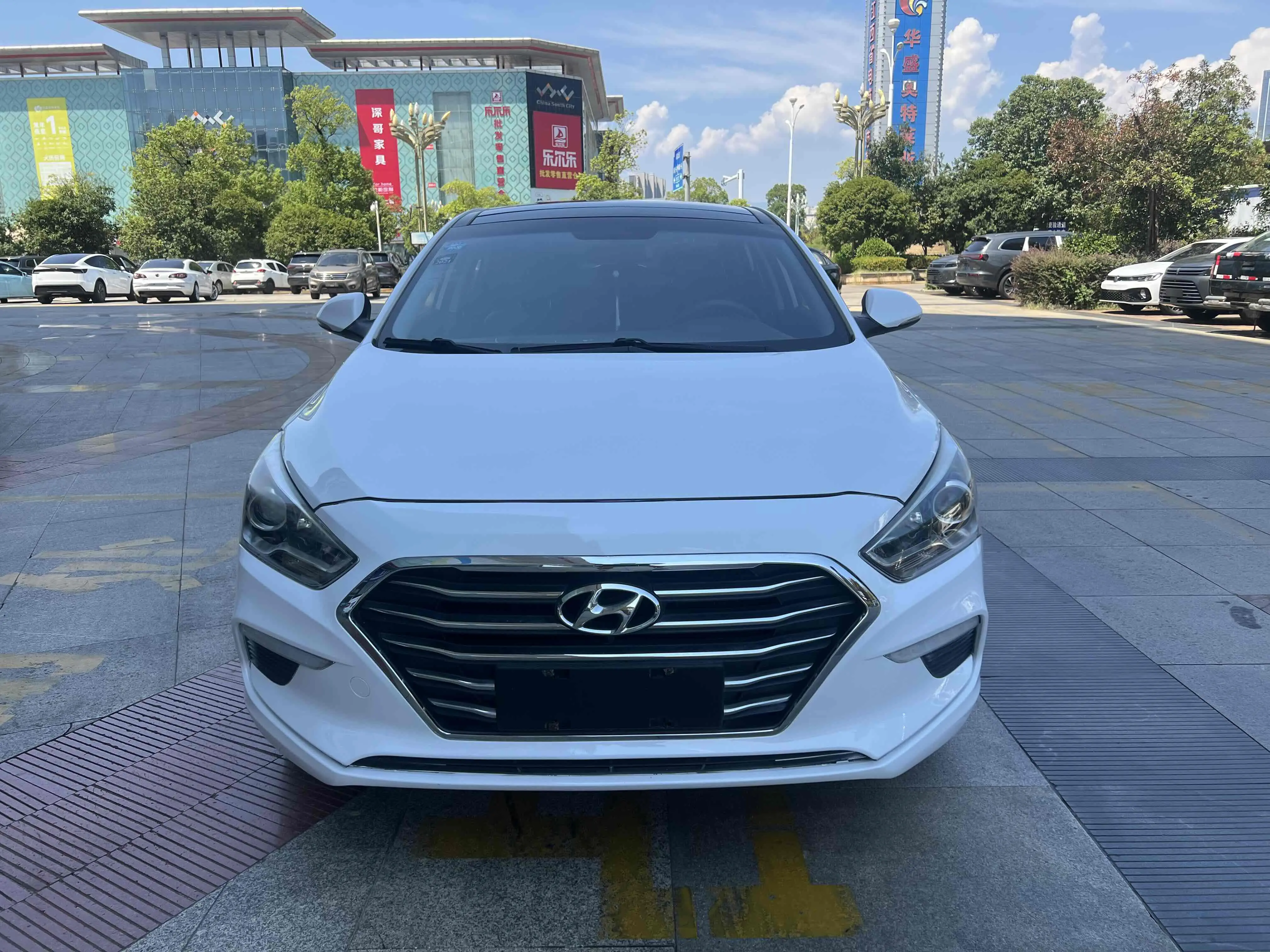 Hyundai Famous pictures  из Китая