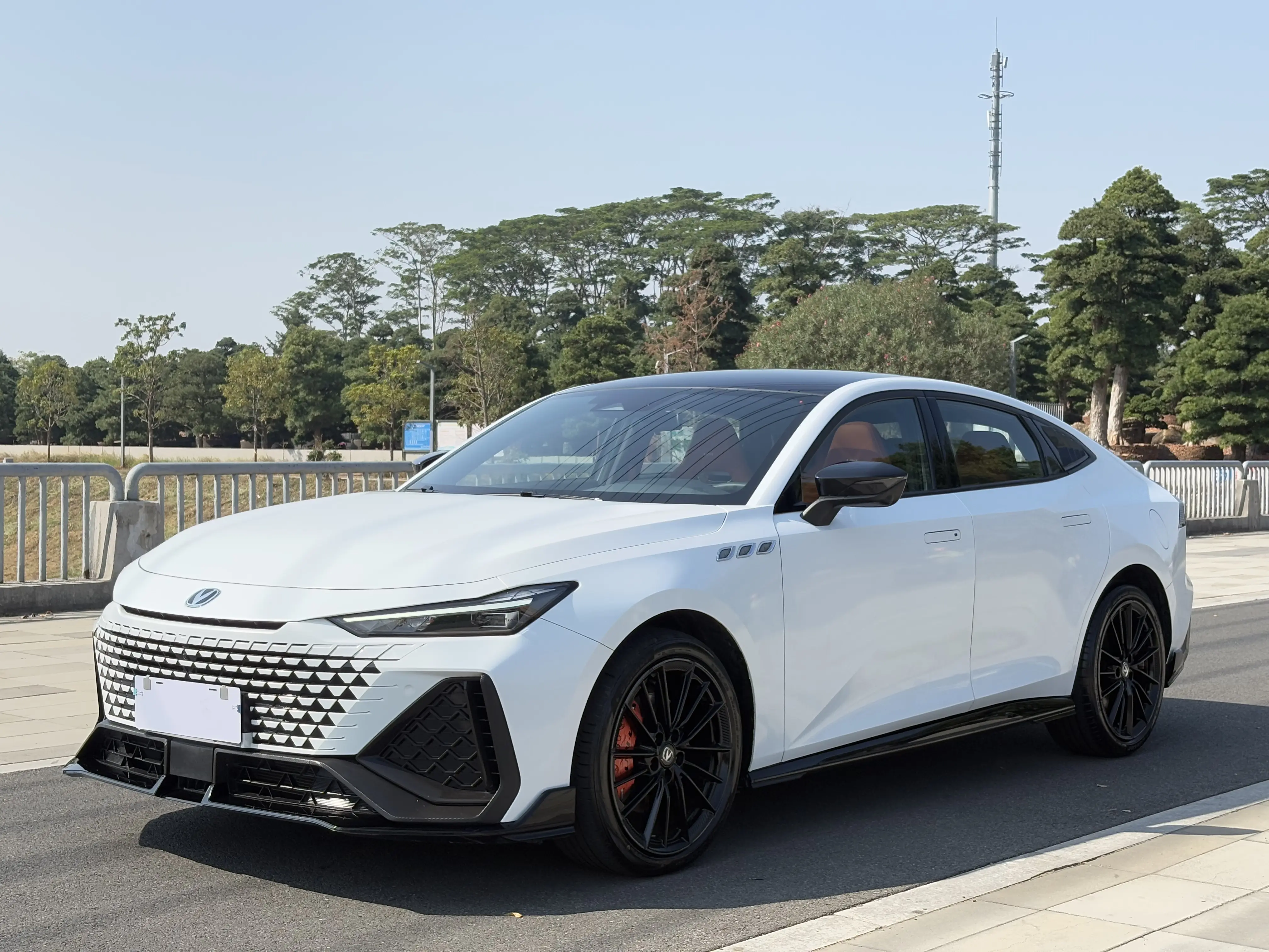 Changan UNI-V  из Китая